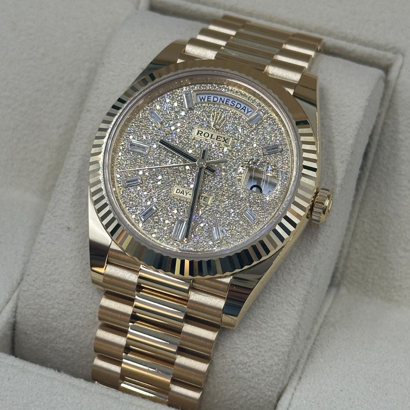 Rolex Day-Date 40 228238 (2023) - Diamond dial 40 mm Yellow Gold case (7/8)