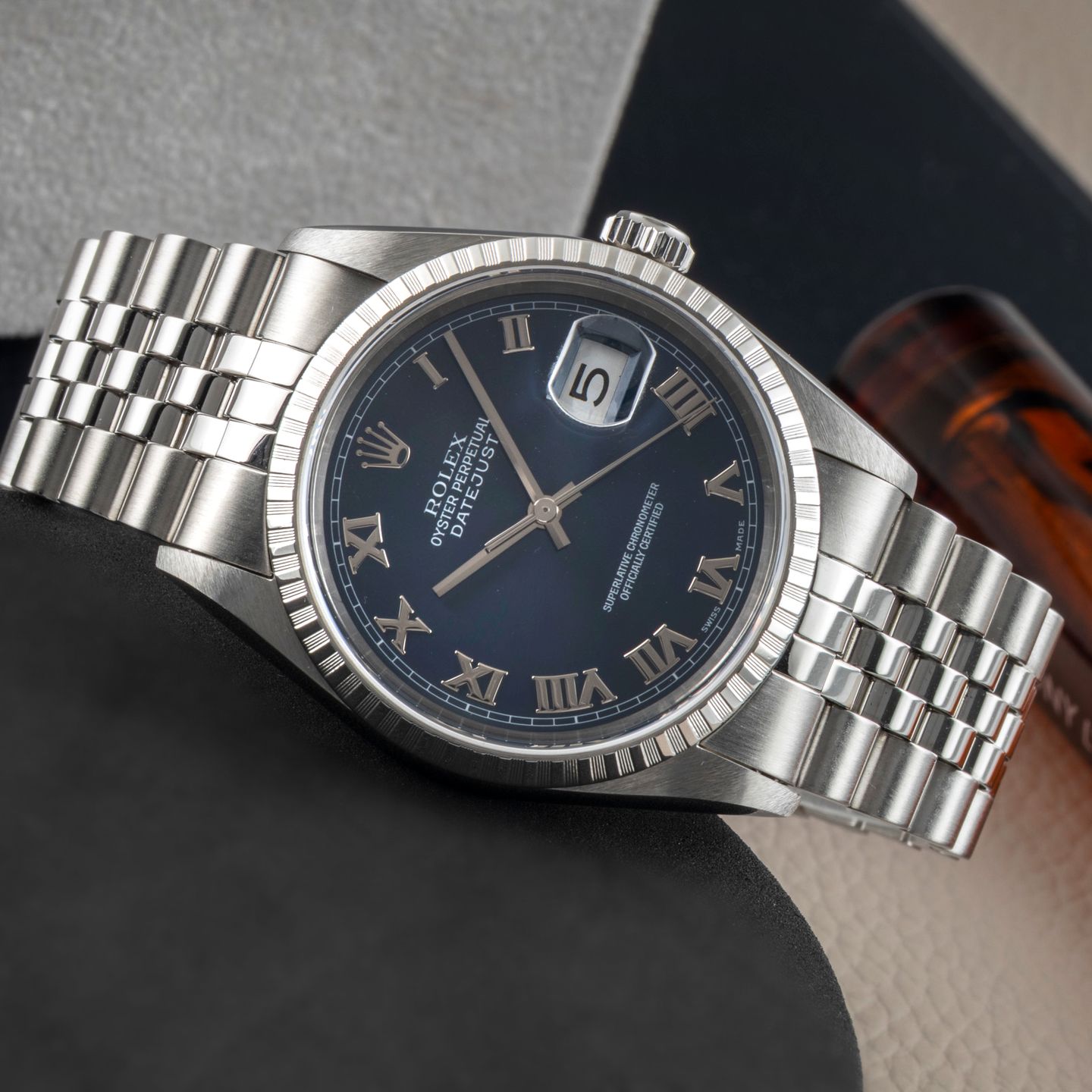 Rolex Datejust 36 16220 (Onbekend (willekeurig serienummer)) - Blauw wijzerplaat 36mm Staal (2/8)