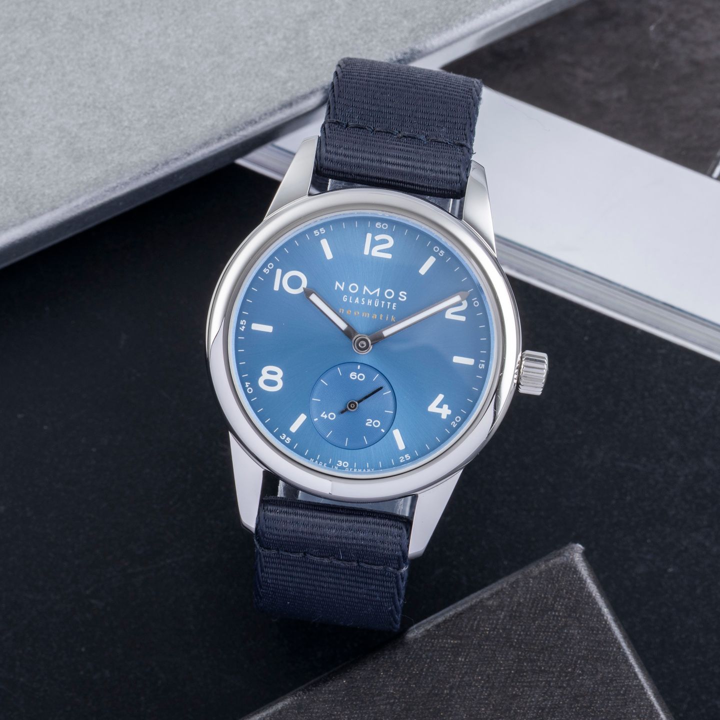NOMOS Club Automat 750 - (1/8)