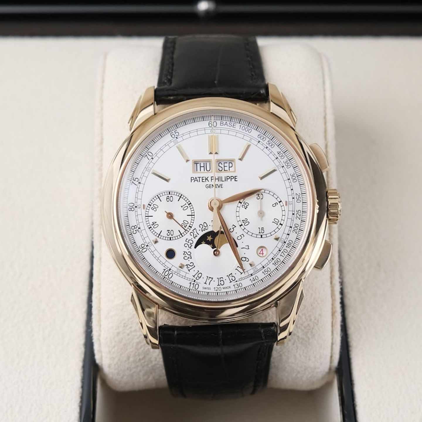 Patek Philippe Perpetual Calendar Chronograph 5270J-001 - (2/8)