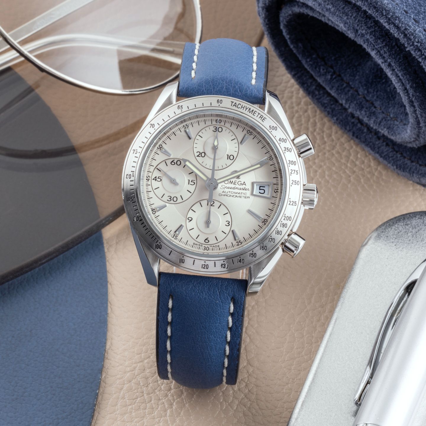 Omega Speedmaster Date 3211.30.00 (Unknown (random serial)) - Silver dial 40 mm Steel case (1/8)