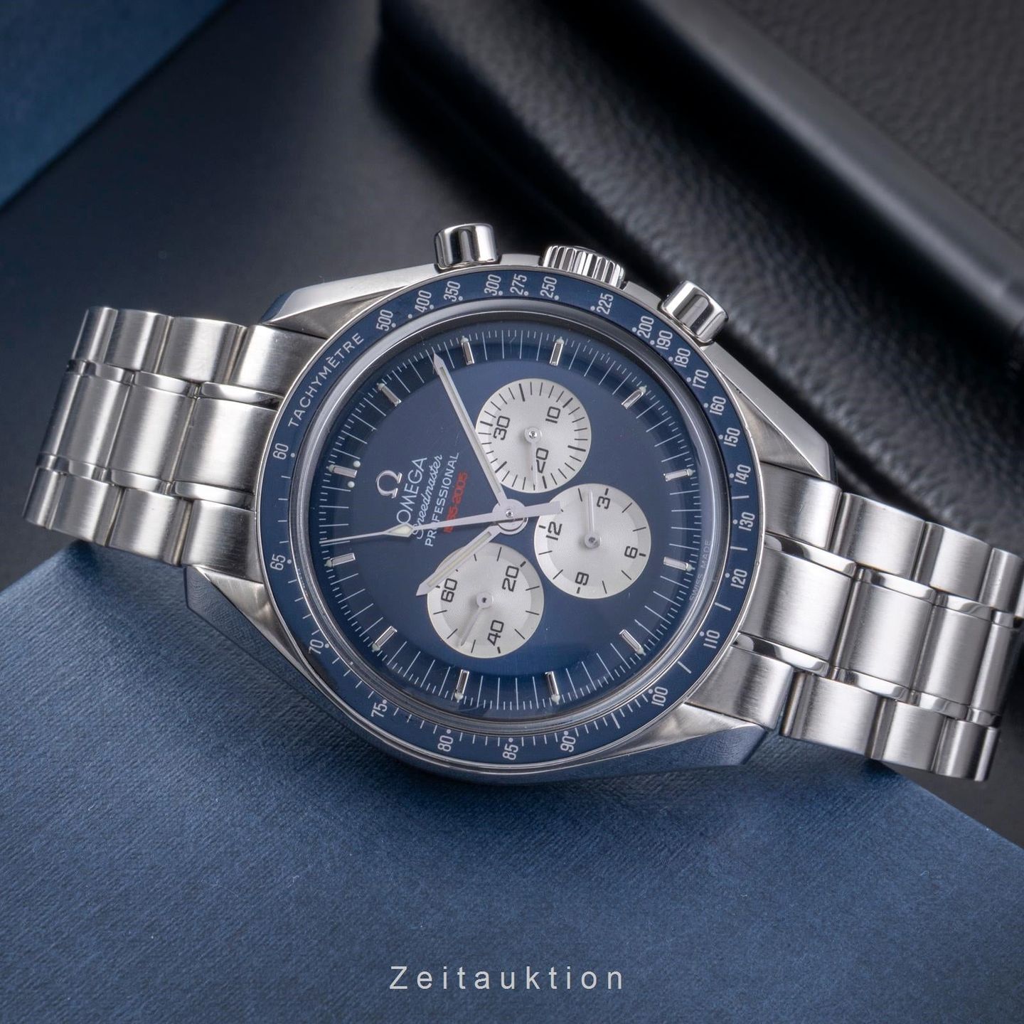 Omega Speedmaster Professional Moonwatch 3565.80.00 (Unknown (random serial)) - Blue dial 42 mm Steel case (2/8)