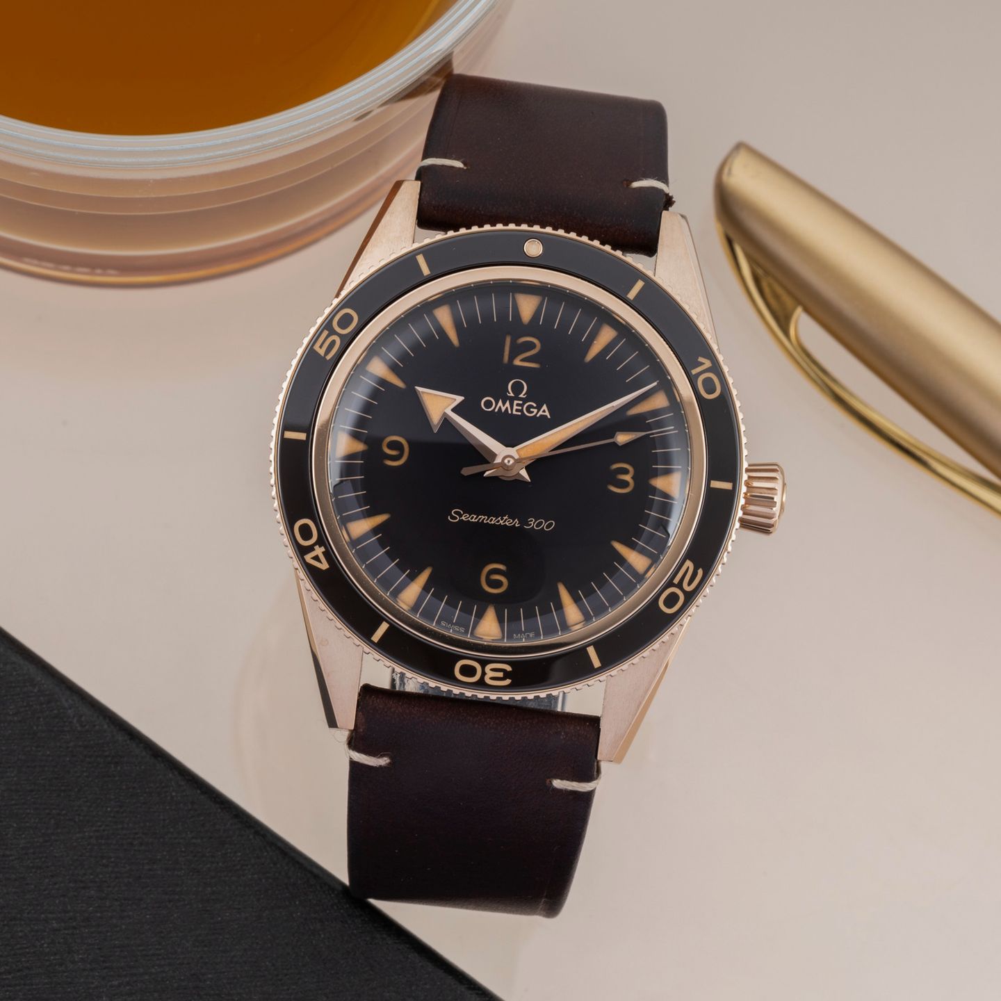 Omega Seamaster 300 234.92.41.21.10.001 (Unknown (random serial)) - Brown dial 41 mm Rose Gold case (1/8)