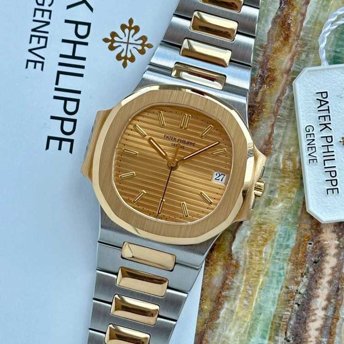 Patek Philippe Nautilus 3800 (1994) - Goud wijzerplaat 37mm Goud/Staal (1/8)