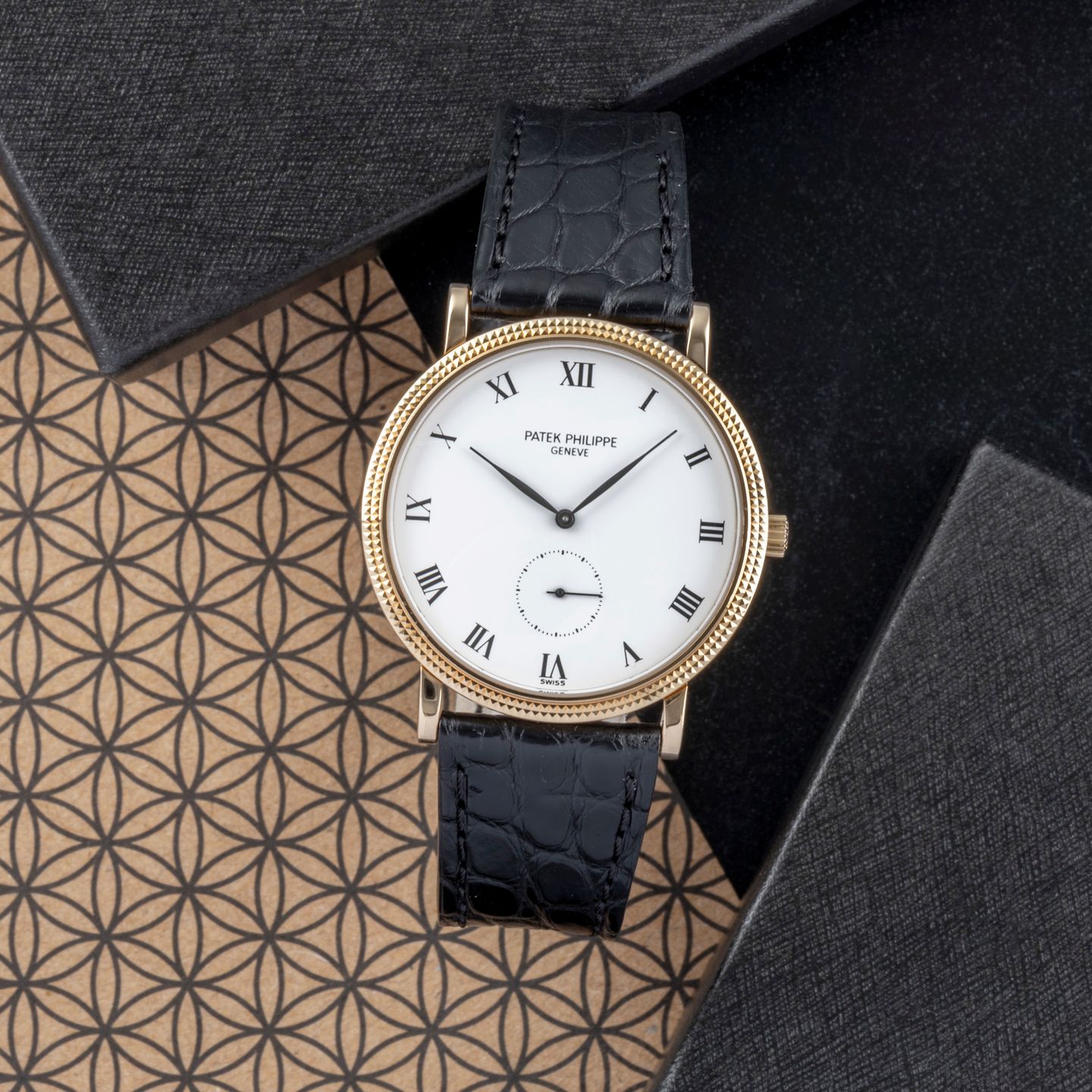 Patek Philippe Calatrava 3919 (1995) - White dial 33 mm (1/8)