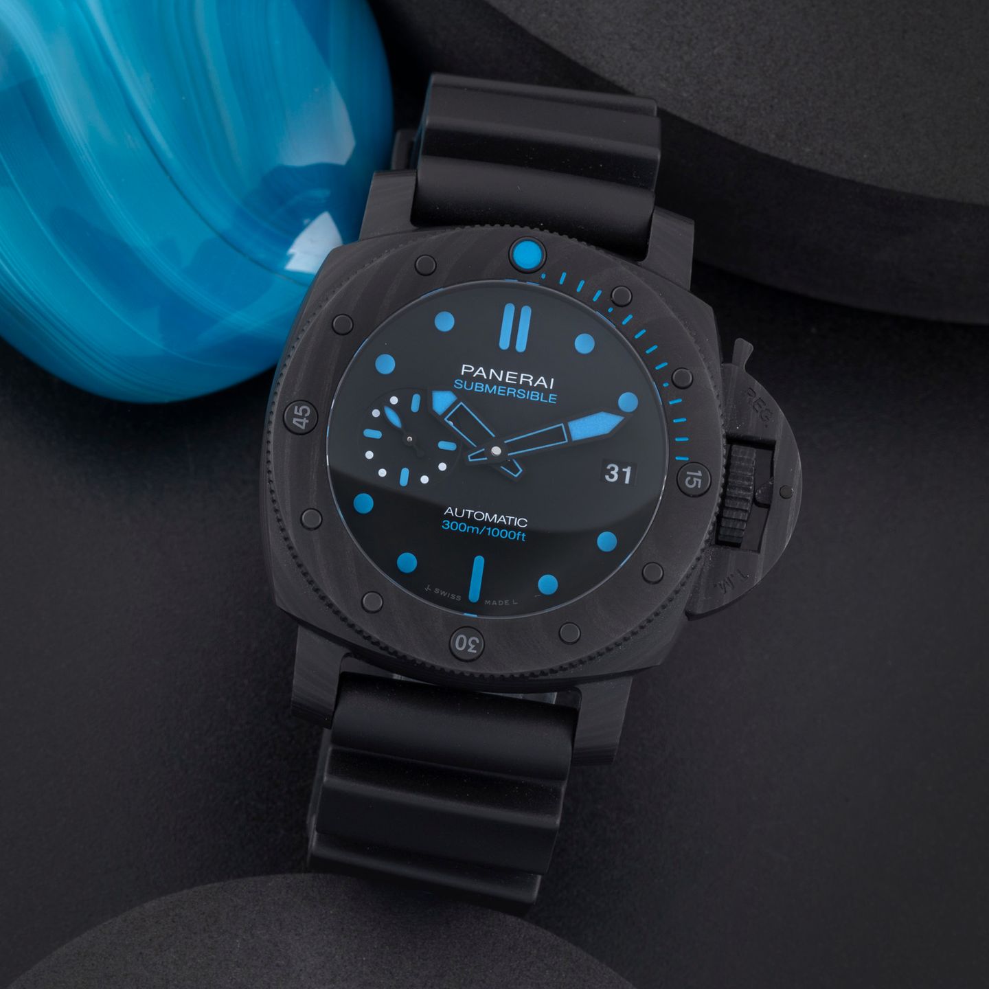 Panerai Luminor Submersible PAM00960 (Unknown (random serial)) - Black dial 42 mm Carbon case (1/8)
