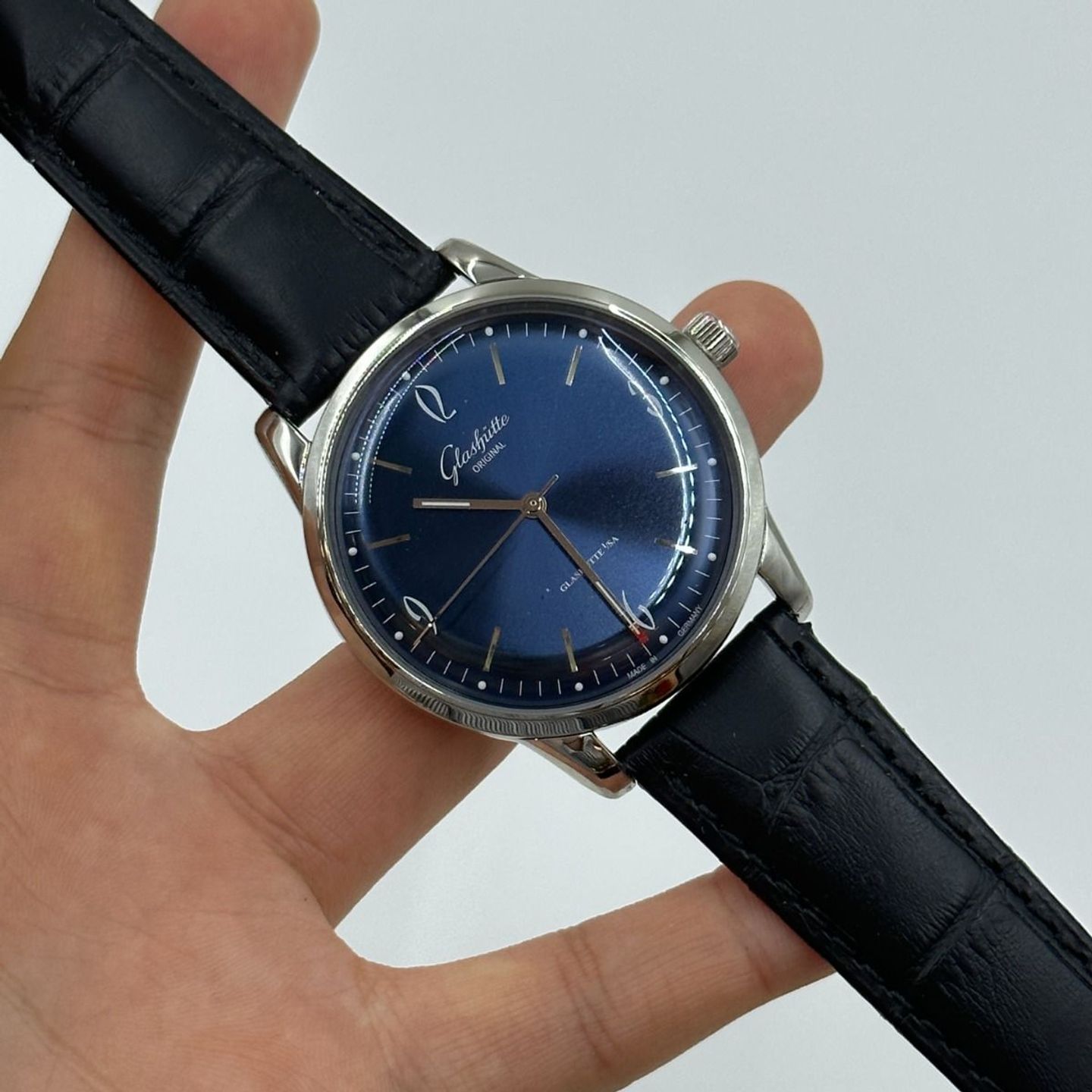 Glashütte Original Sixties 1-39-52-06-02-04 (2024) - Blauw wijzerplaat 39mm Staal (8/8)