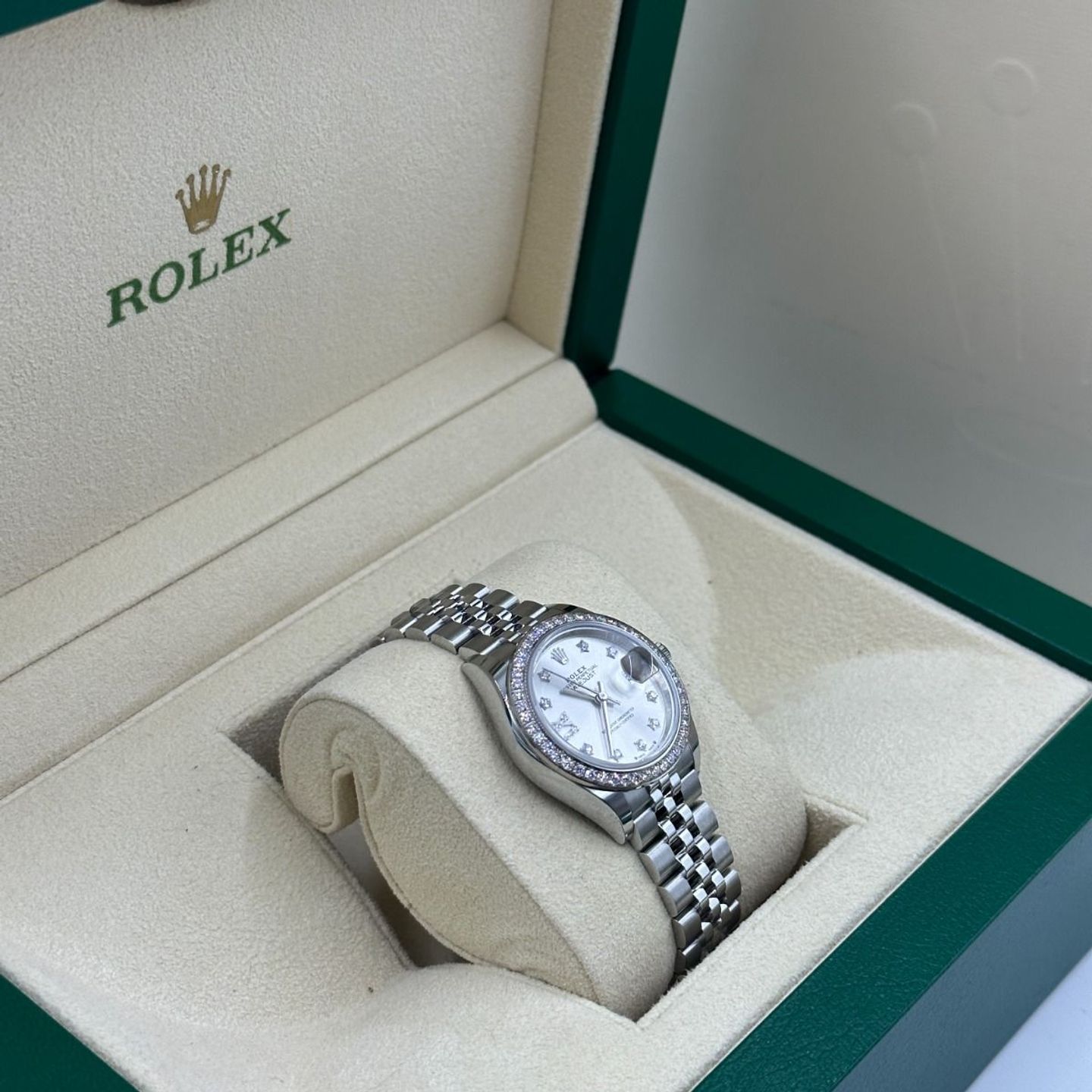 Rolex Lady-Datejust 279384RBR (2024) - Zilver wijzerplaat 28mm Staal (3/8)