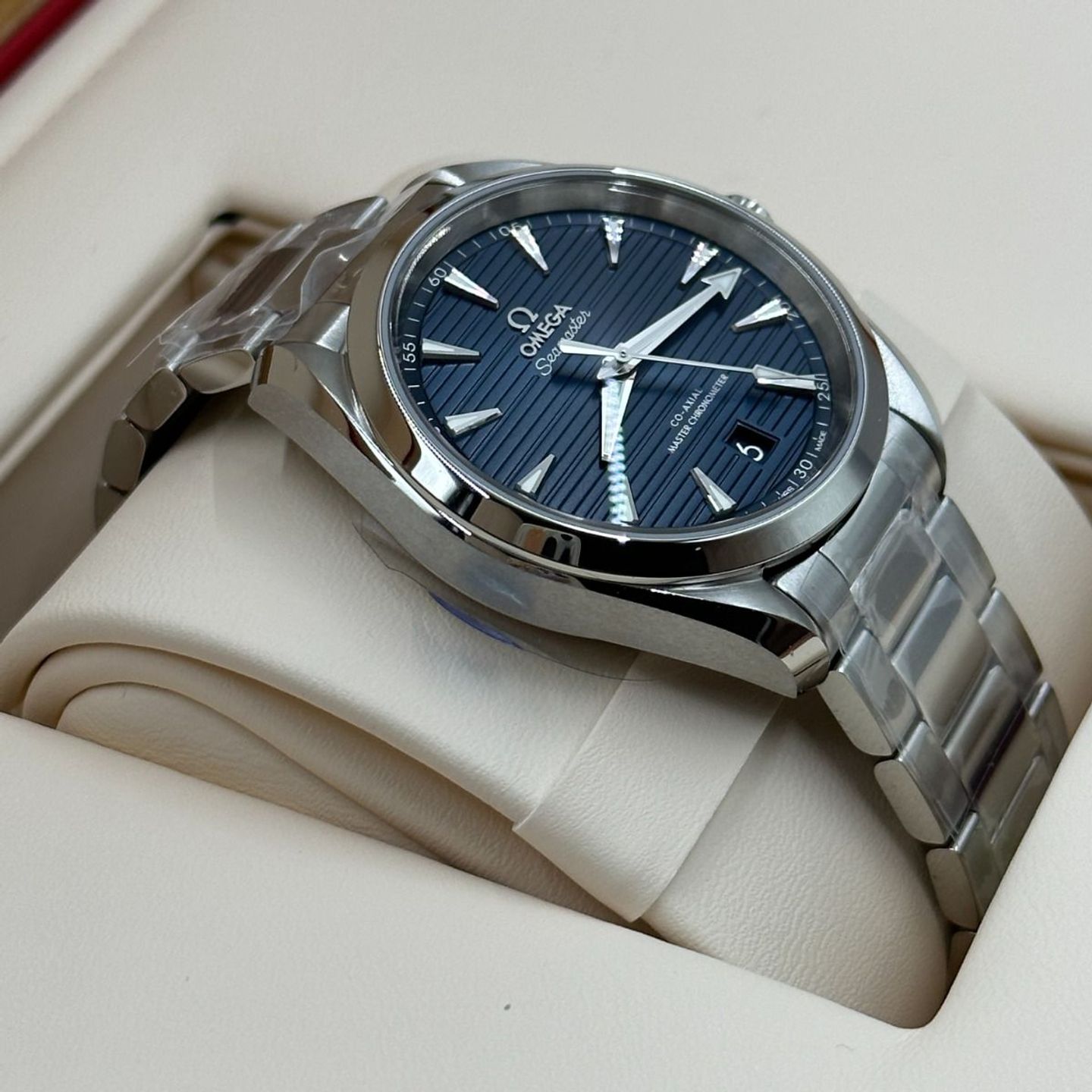 Omega Seamaster Aqua Terra 220.10.38.20.03.001 (2023) - Blue dial 38 mm Steel case (8/8)