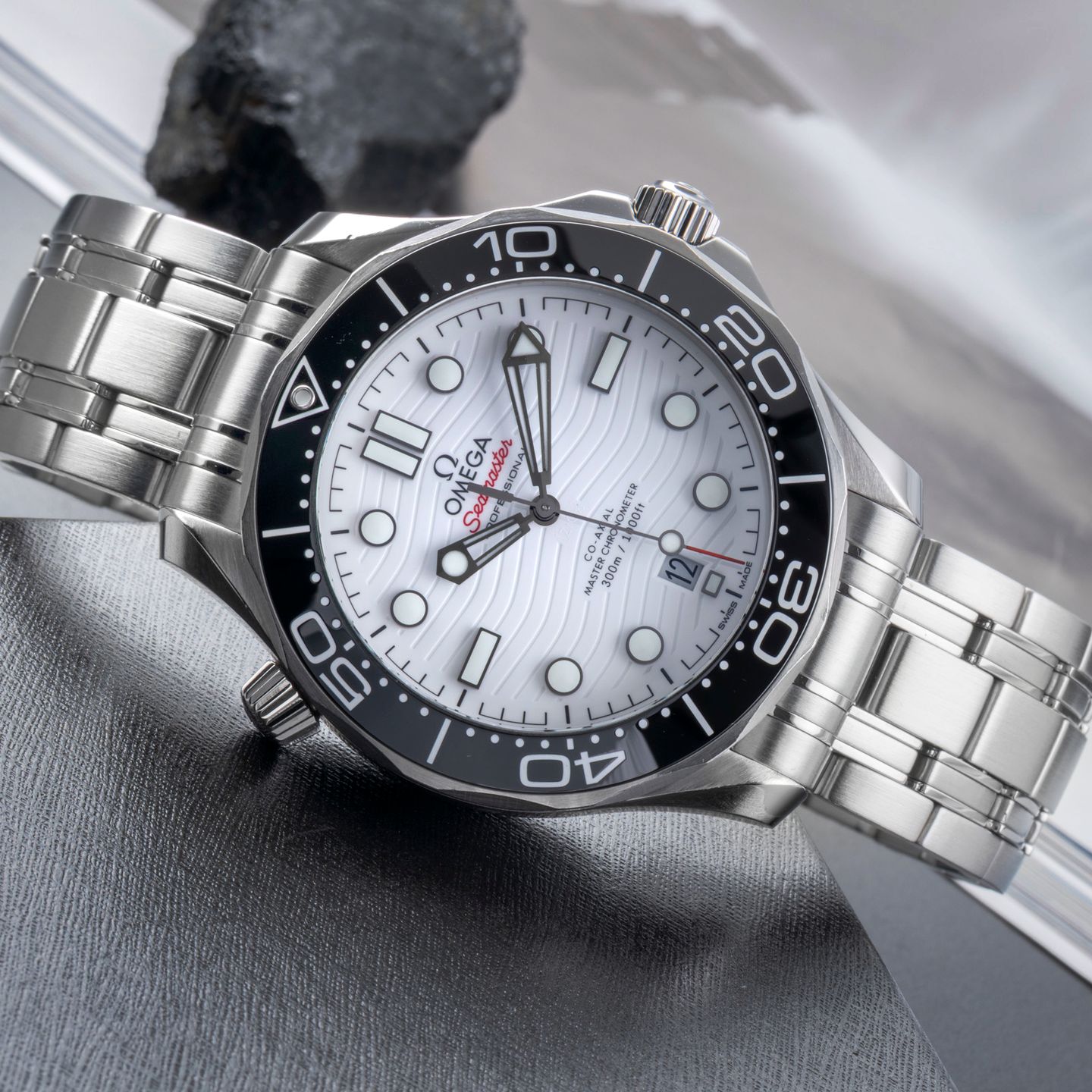 Omega Seamaster Diver 300 M 210.30.42.20.04.001 - (2/8)