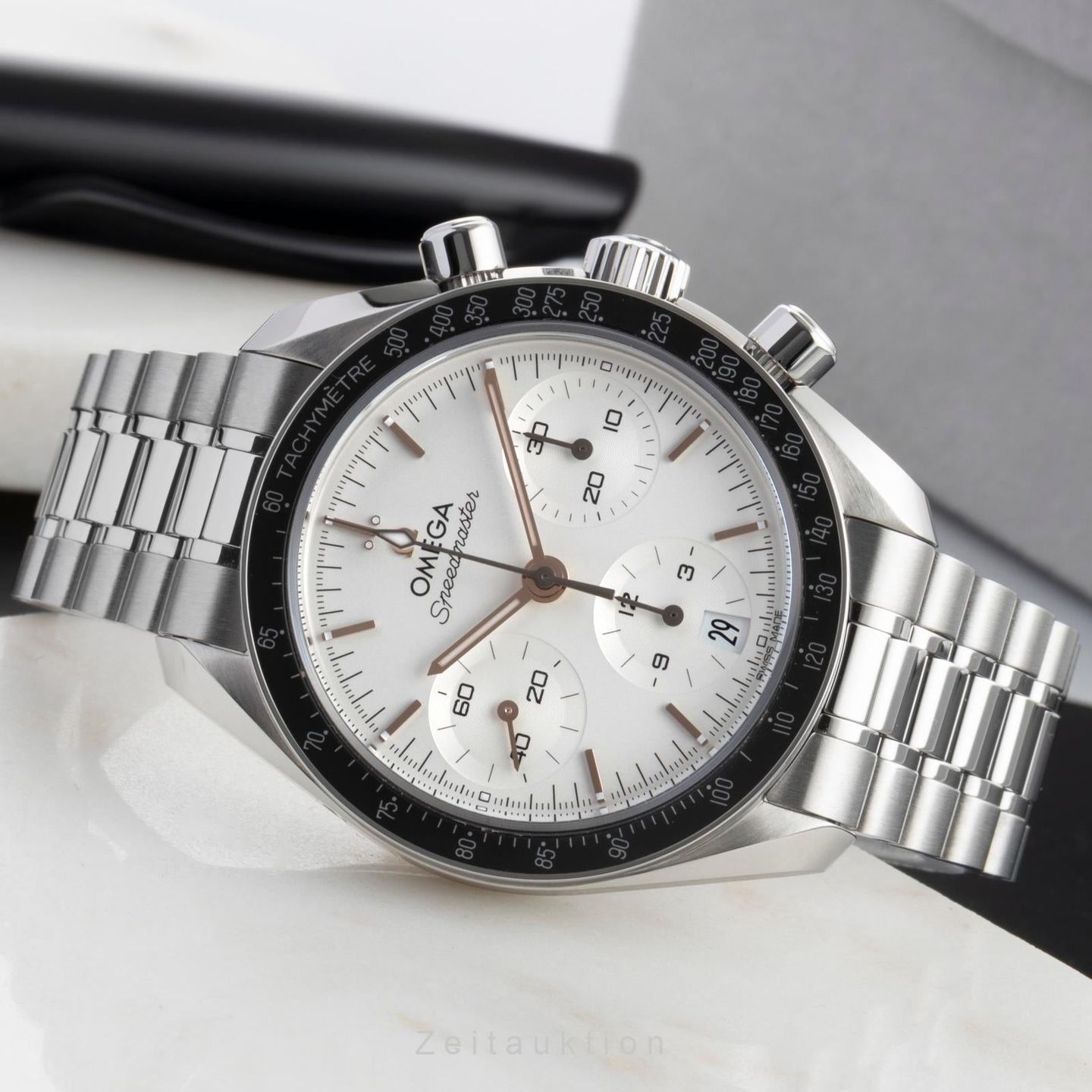 Omega Speedmaster 324.30.38.50.02.003 - (2/8)
