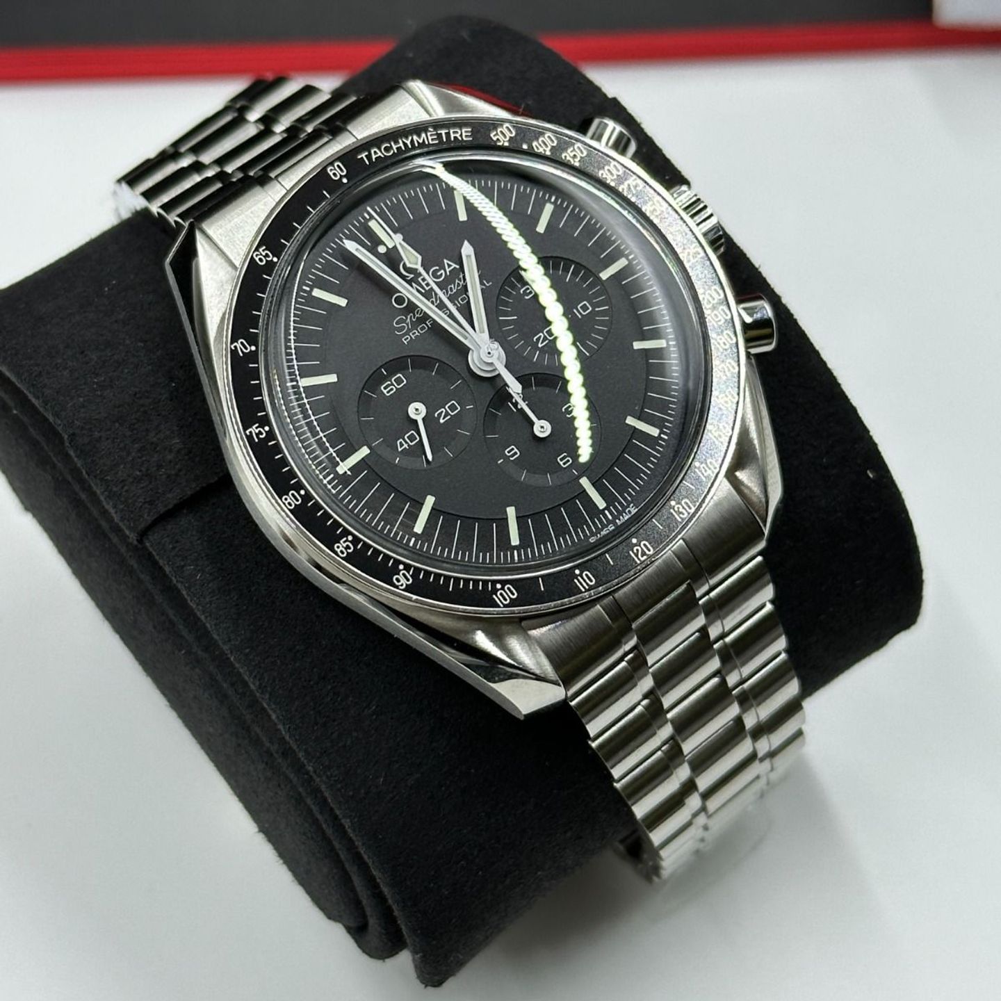 Omega Speedmaster Professional Moonwatch 310.30.42.50.01.001 (2024) - Black dial 42 mm Steel case (8/8)