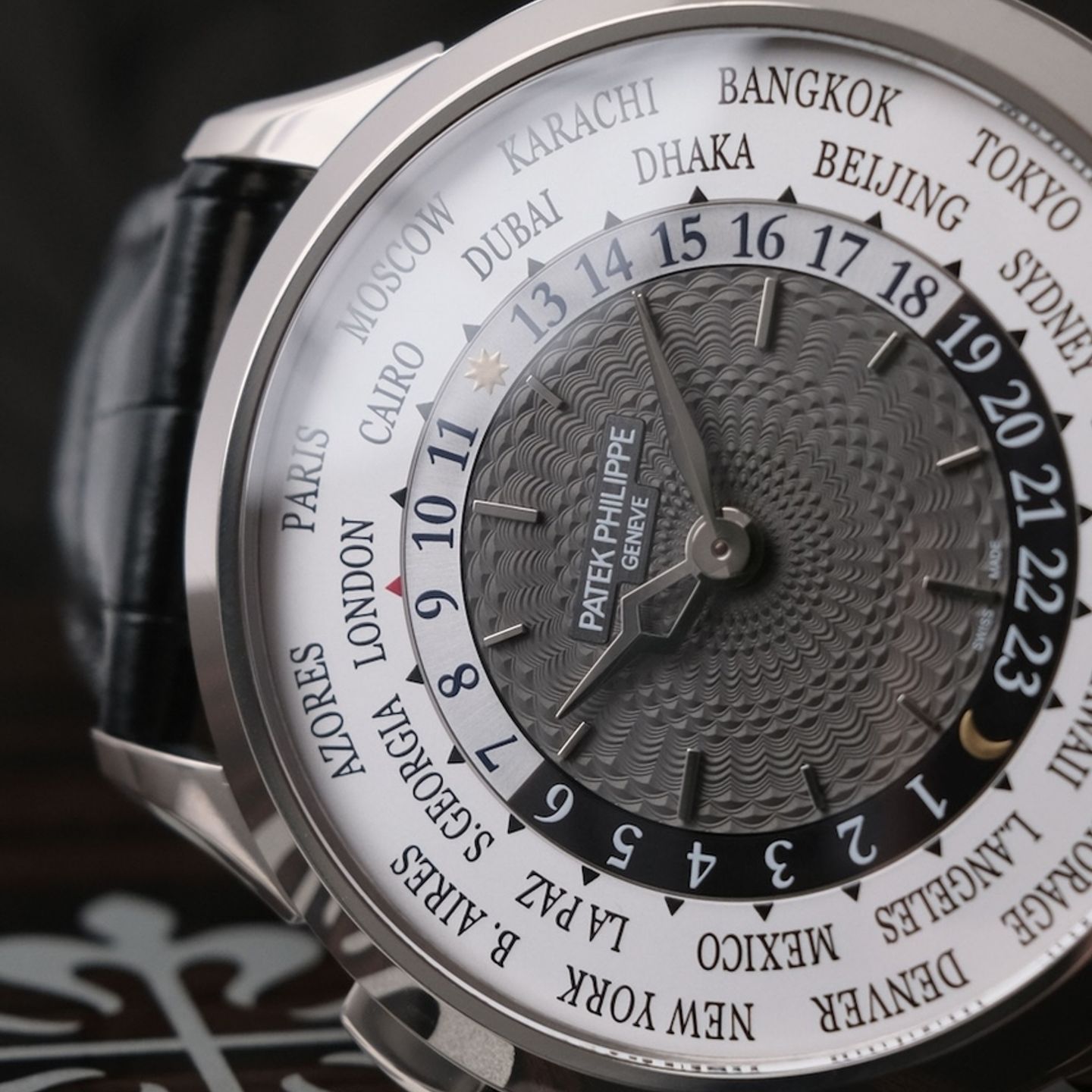 Patek Philippe World Time 5230G - (5/8)