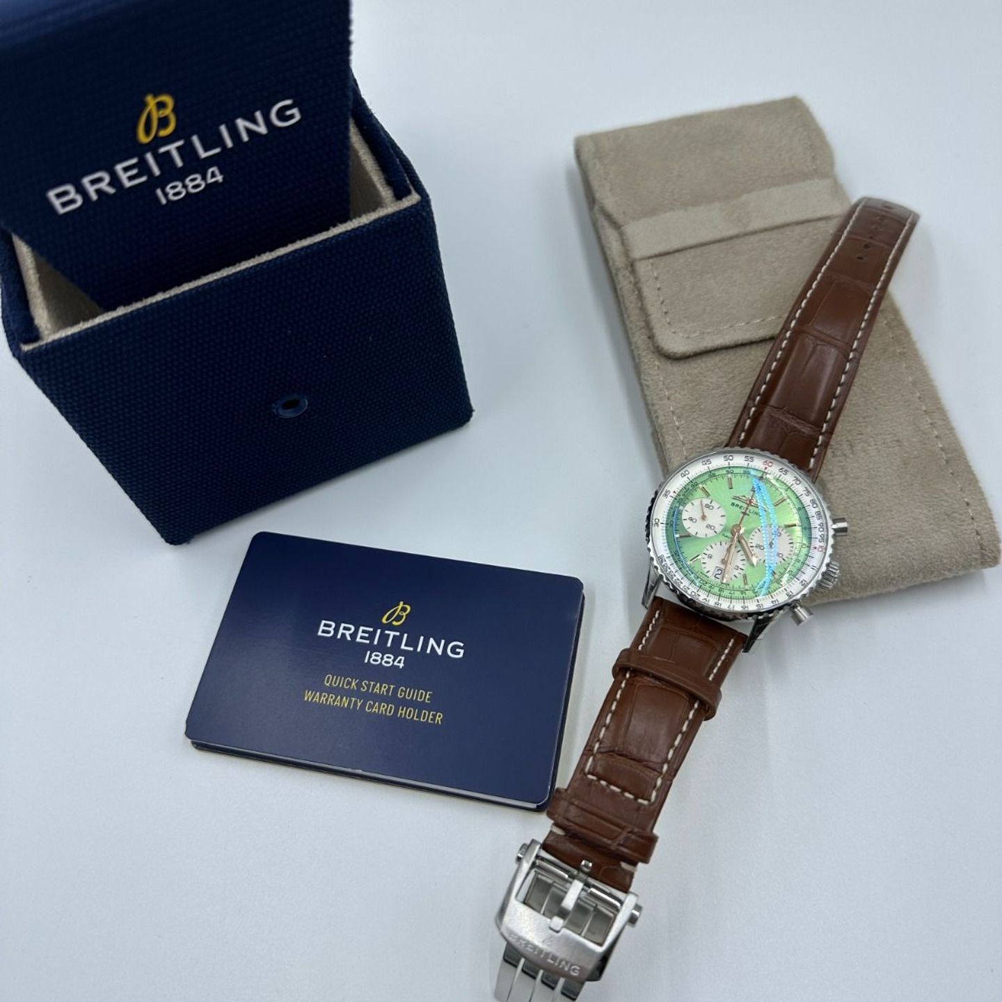 Breitling Navitimer AB0139211L1P1 (2024) - Green dial 41 mm Steel case (2/8)