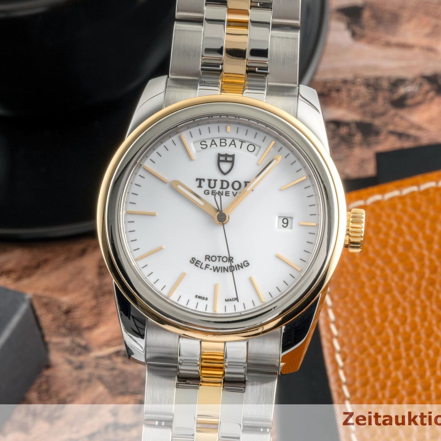 Tudor Glamour Date-Day 56003 (2021) - Silver dial 39 mm Steel case (3/8)