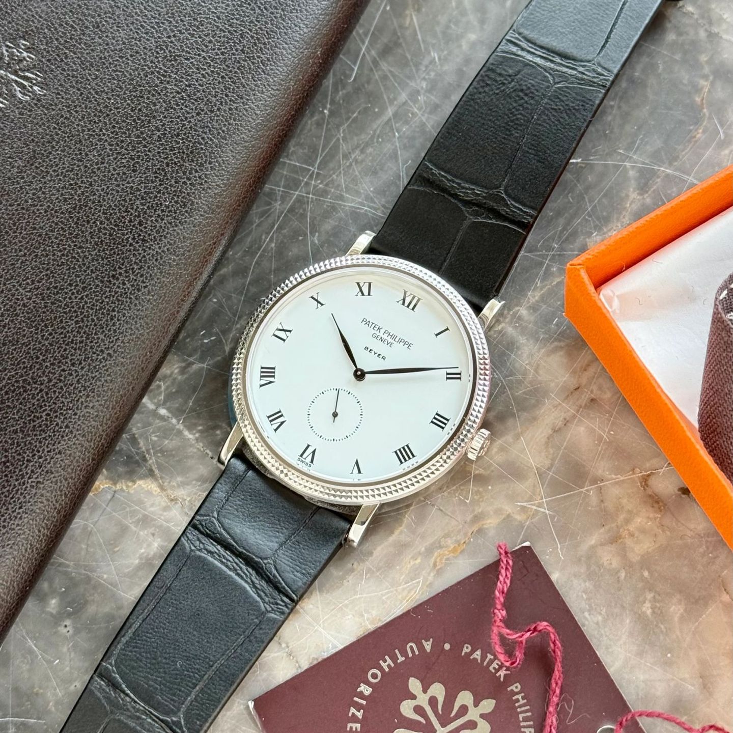 Patek Philippe Calatrava 3919 (1990) - White dial 33 mm (6/8)