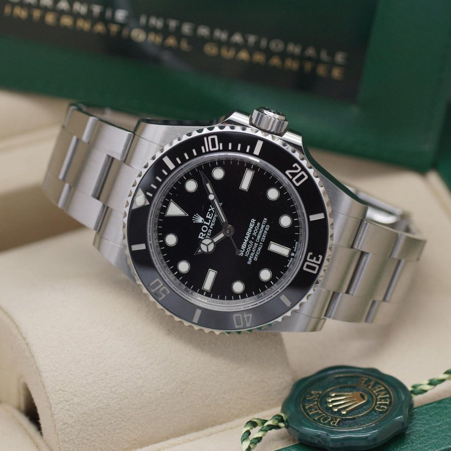 Rolex Submariner No Date 124060 - (3/8)