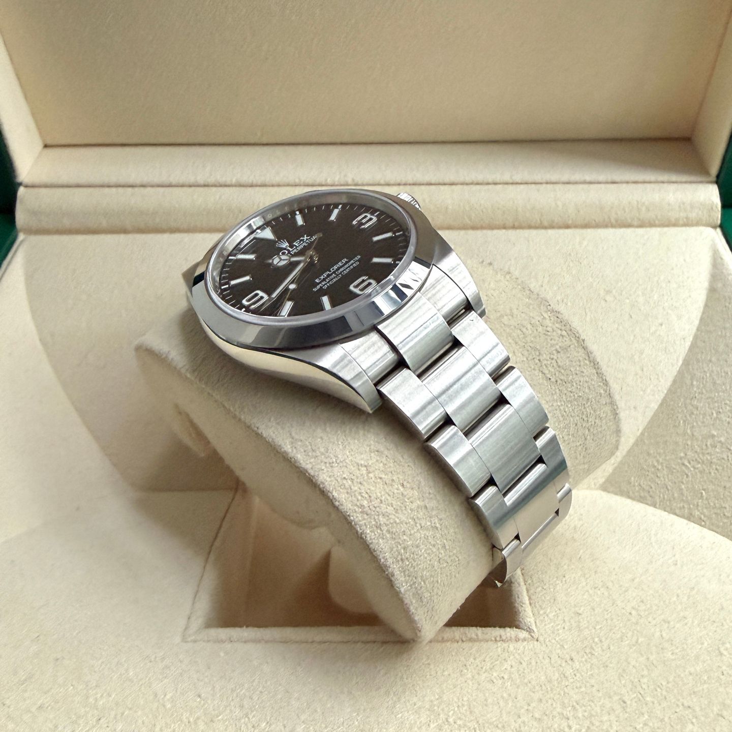 Rolex Explorer 214270 - (6/7)