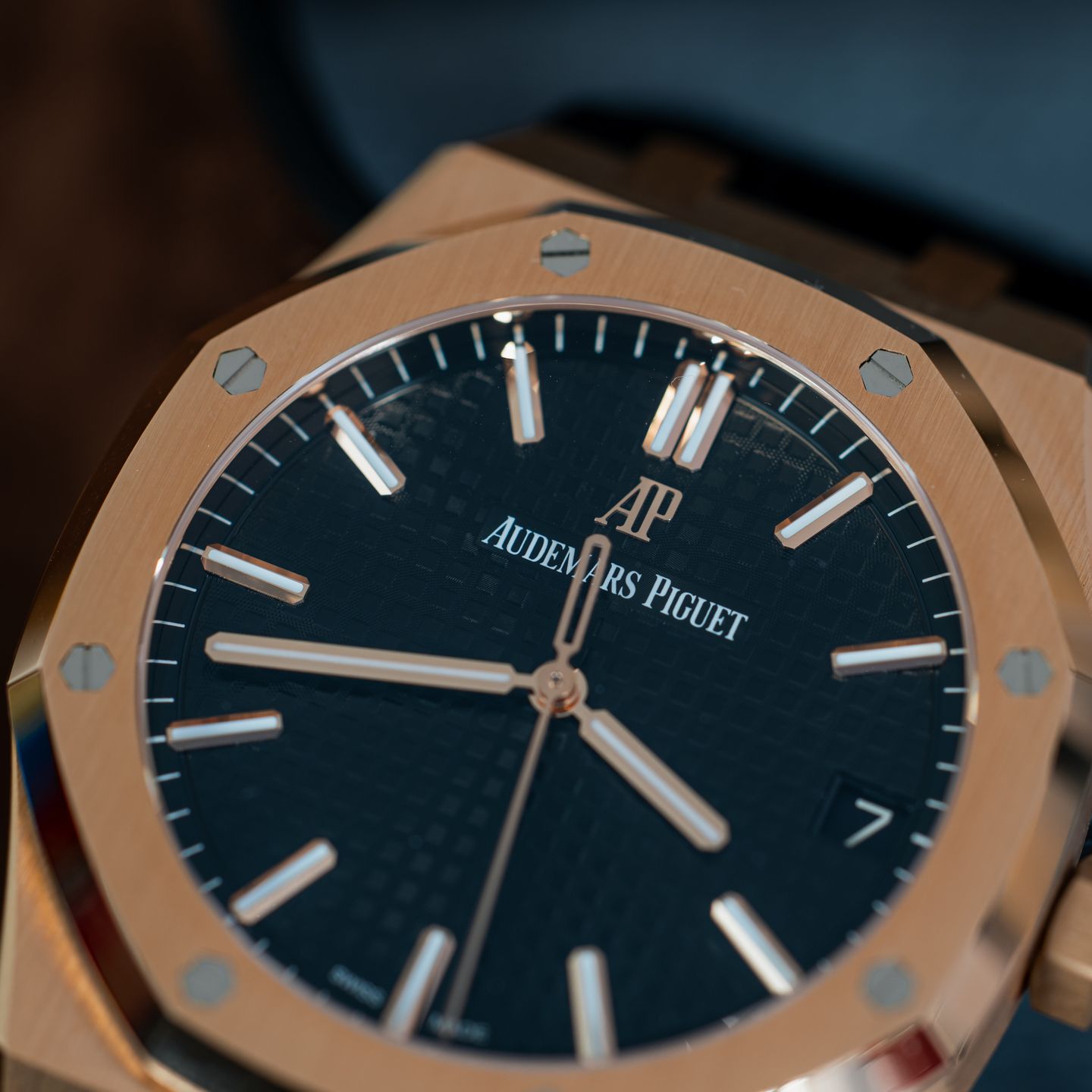 Audemars Piguet Royal Oak Selfwinding 15500OR.OO.D002CR.01 (2021) - Zwart wijzerplaat 41mm Roségoud (6/8)
