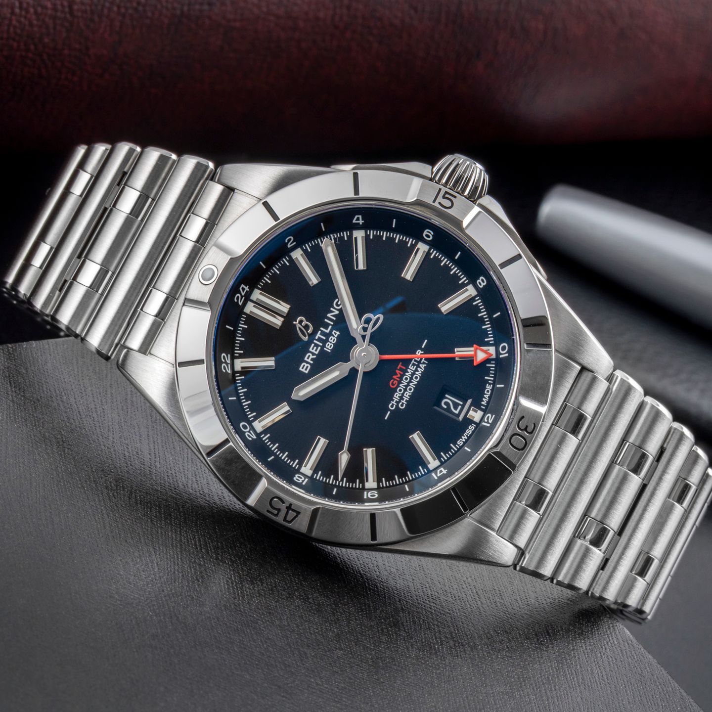 Breitling Chronomat GMT A32398101B1A1 (Unknown (random serial)) - Black dial 40 mm Steel case (2/8)