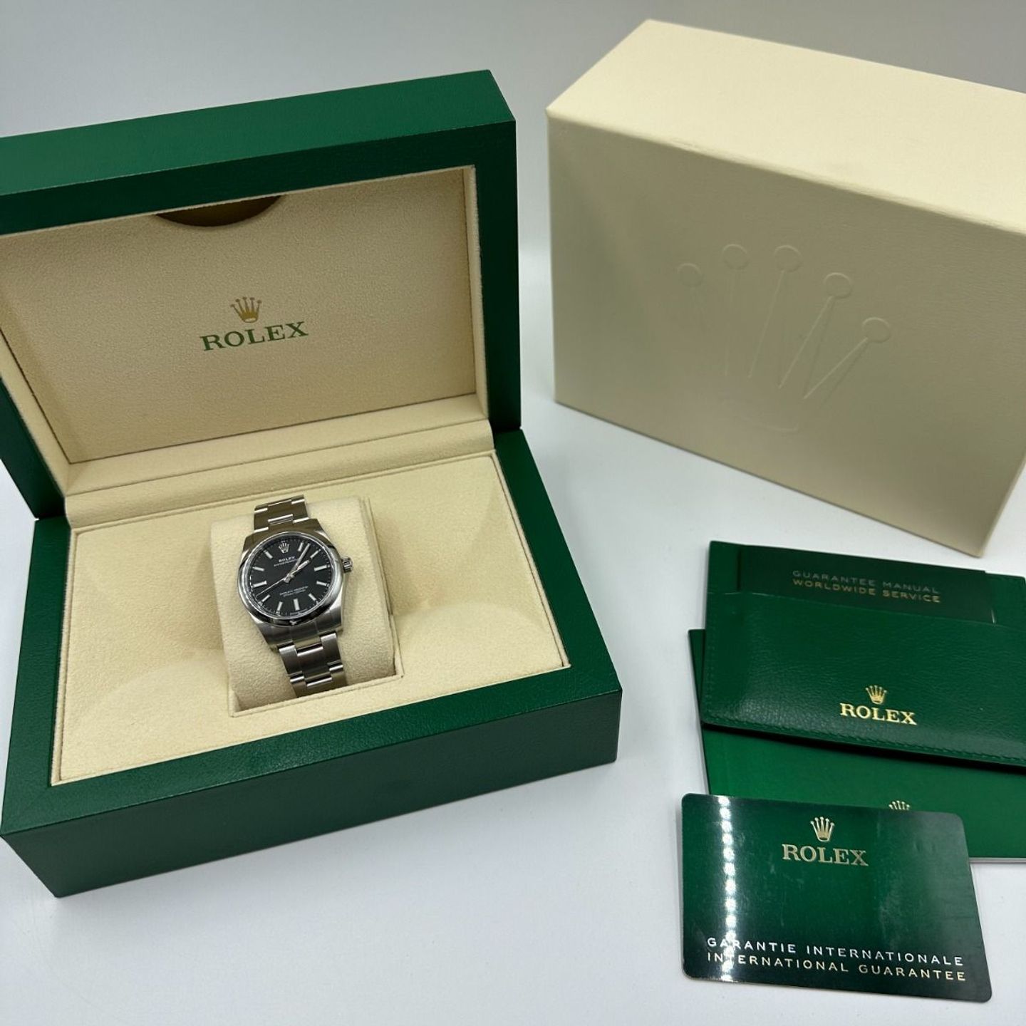 Rolex Oyster Perpetual 34 124200 (2022) - Zwart wijzerplaat 28mm Staal (2/8)