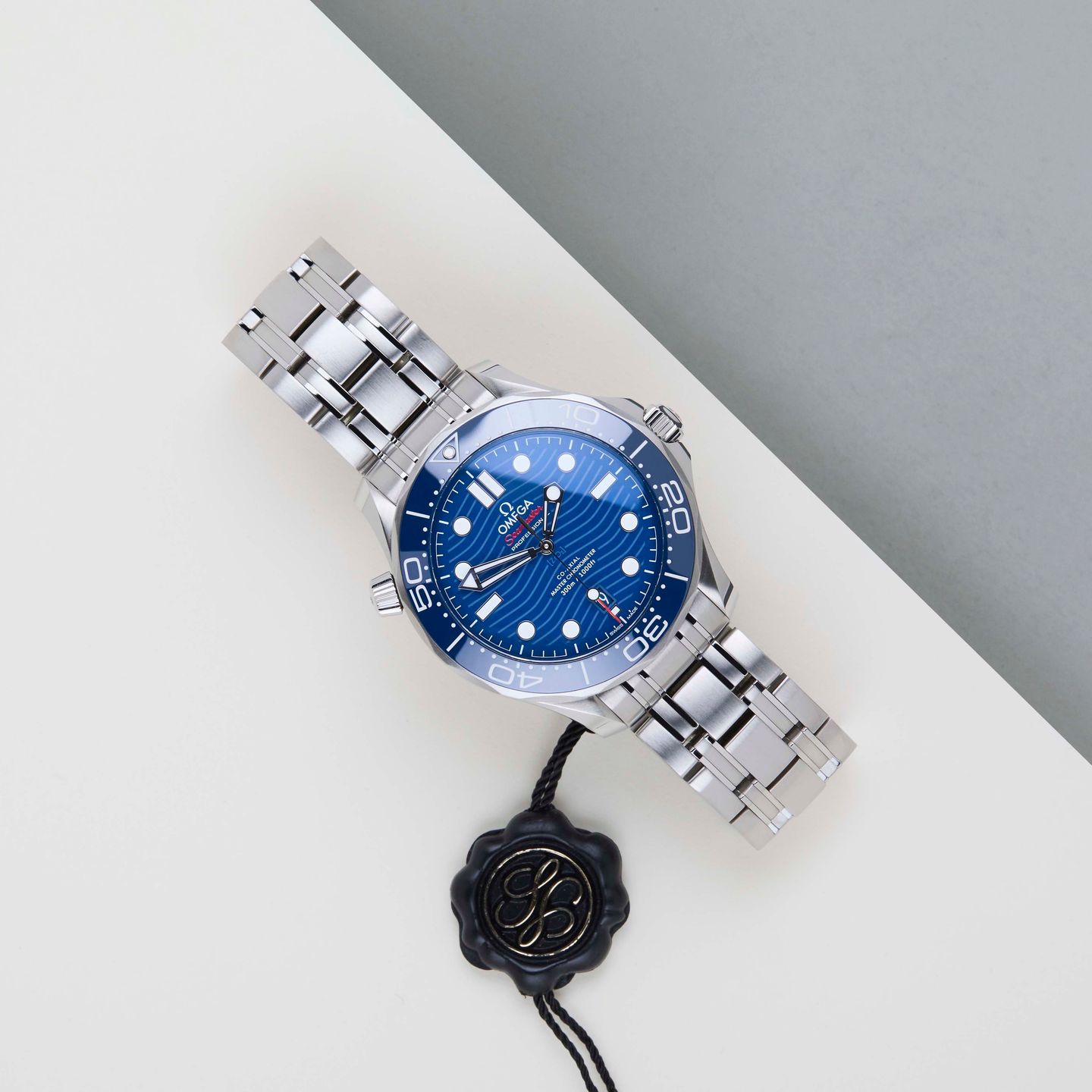 Omega Seamaster Diver 300 M 210.30.42.20.03.001 (2025) - Blue dial 42 mm Steel case (2/8)