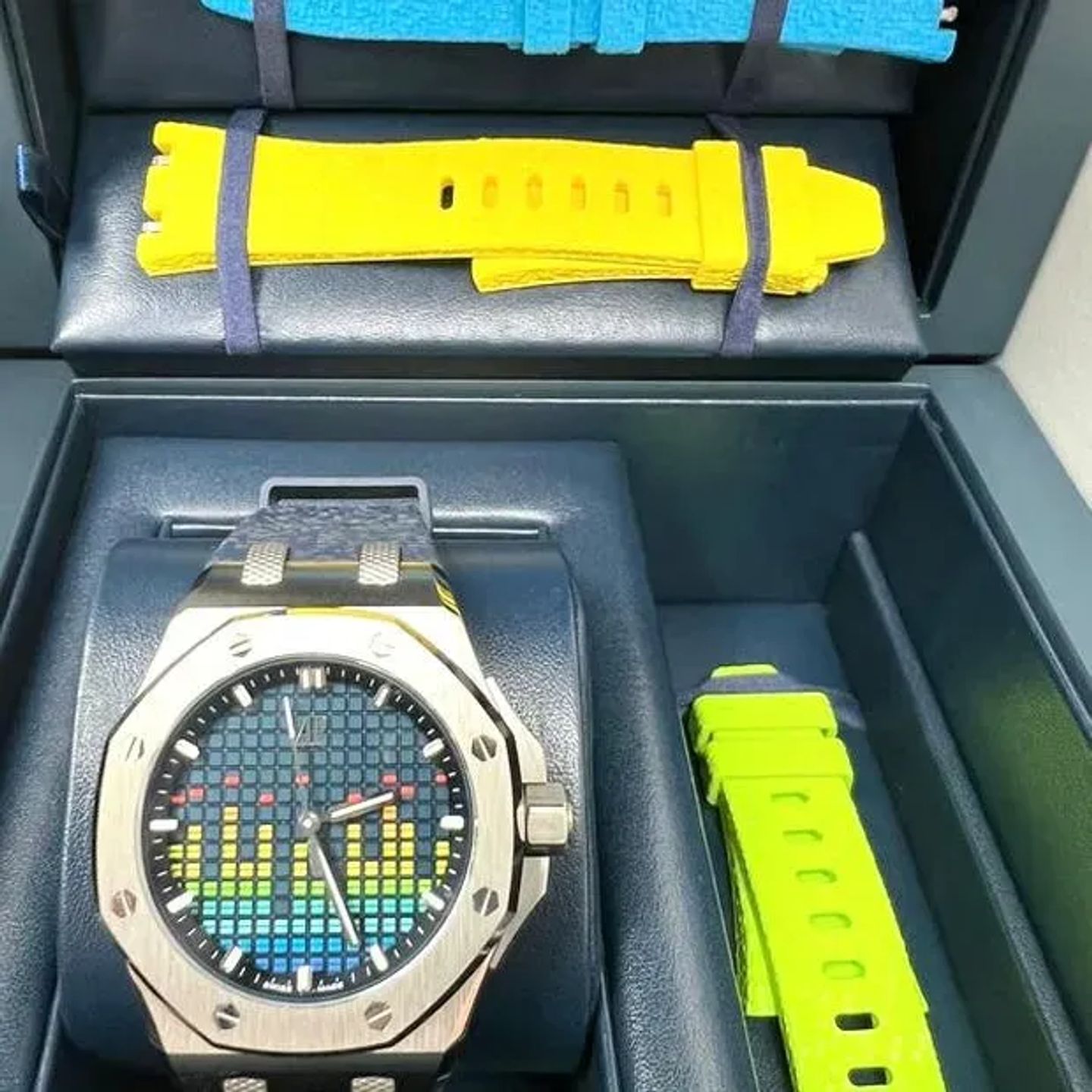 Audemars Piguet Royal Oak Offshore 77600TI.OO.A343CA.01 (2023) - Blue dial 37 mm Titanium case (4/6)