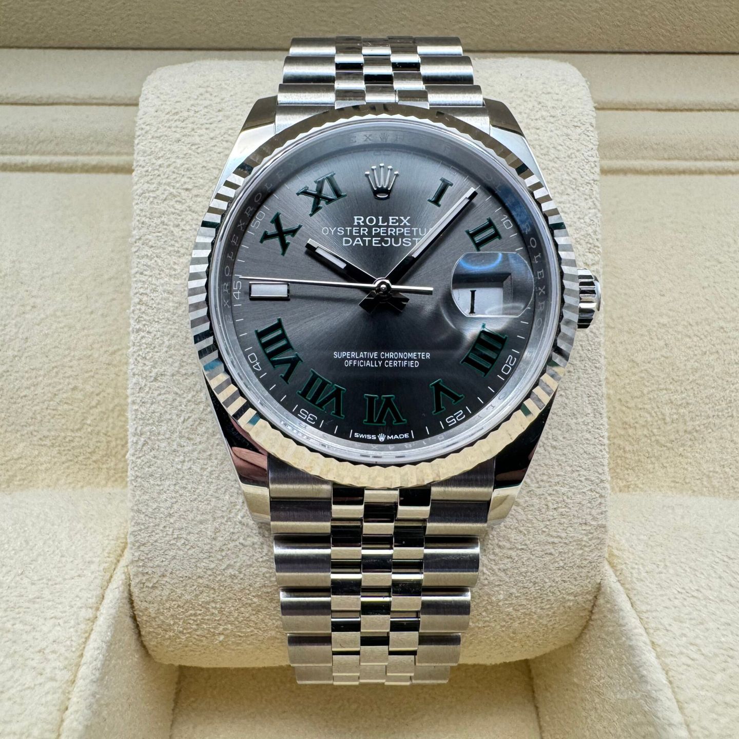 Rolex Datejust 36 126234 (2024) - Zilver wijzerplaat 36mm Staal (2/8)