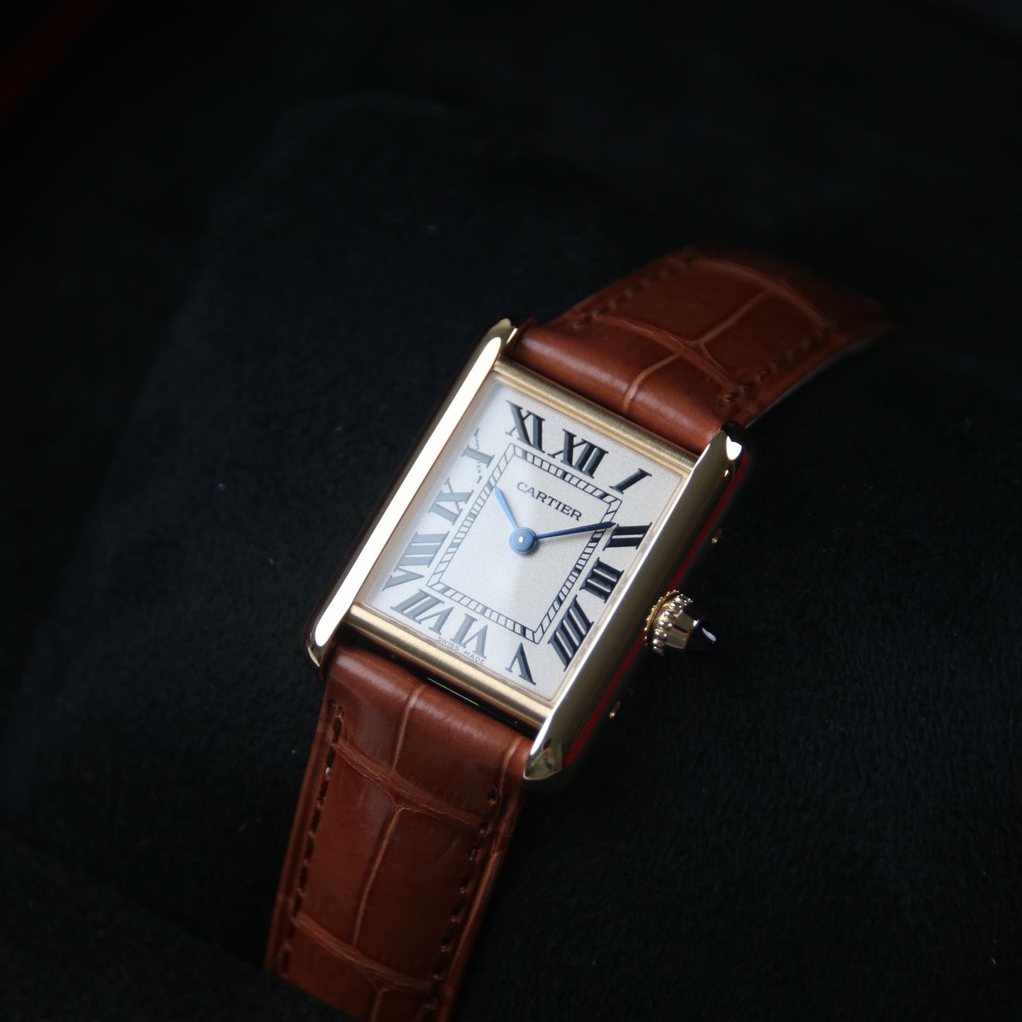 Cartier Tank Louis Cartier WGTA0342 (2025) - Silver dial 22 mm Yellow Gold case (6/8)