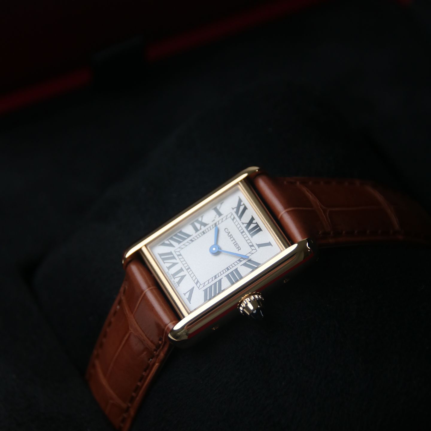 Cartier Tank Louis Cartier WGTA0342 (2025) - Silver dial 22 mm Yellow Gold case (5/8)