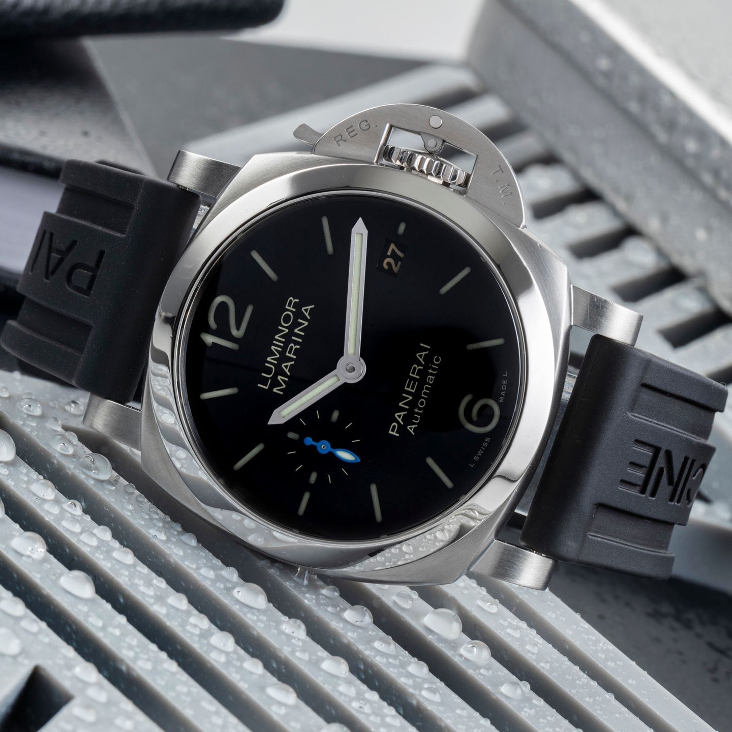 Panerai Luminor 1950 PAM01372 (Unknown (random serial)) - Black dial 40 mm Steel case (2/8)