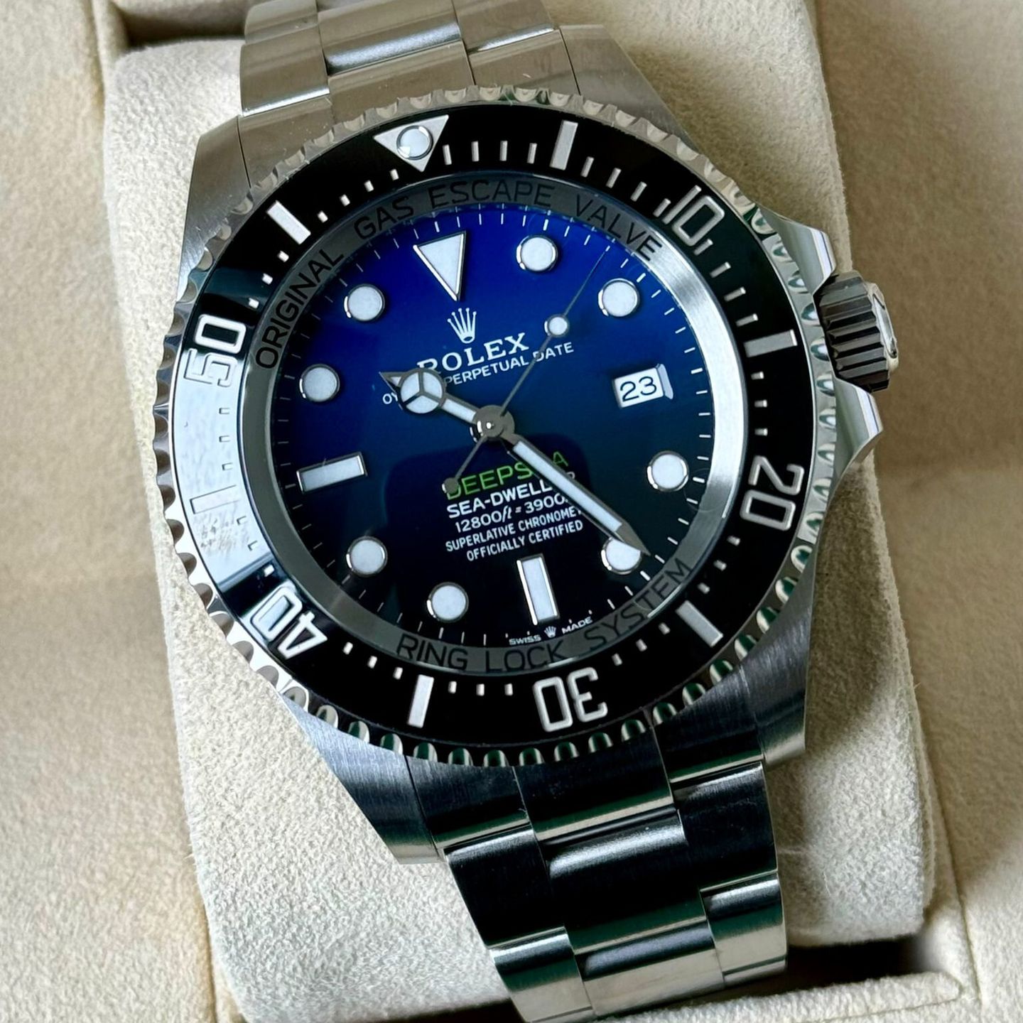 Rolex Sea-Dweller Deepsea 126660 (2020) - Blue dial 44 mm Steel case (1/7)