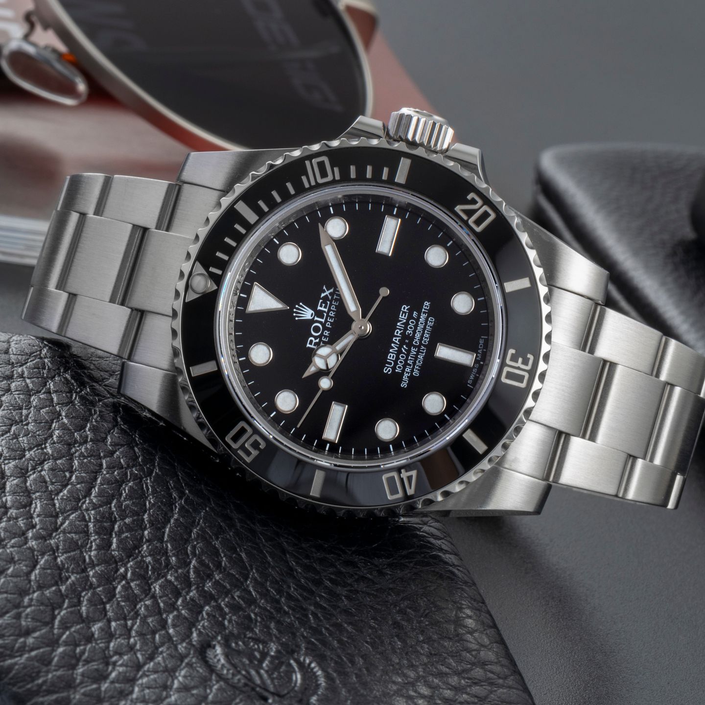 Rolex Submariner No Date 114060 (Unknown (random serial)) - Black dial 40 mm Steel case (2/8)