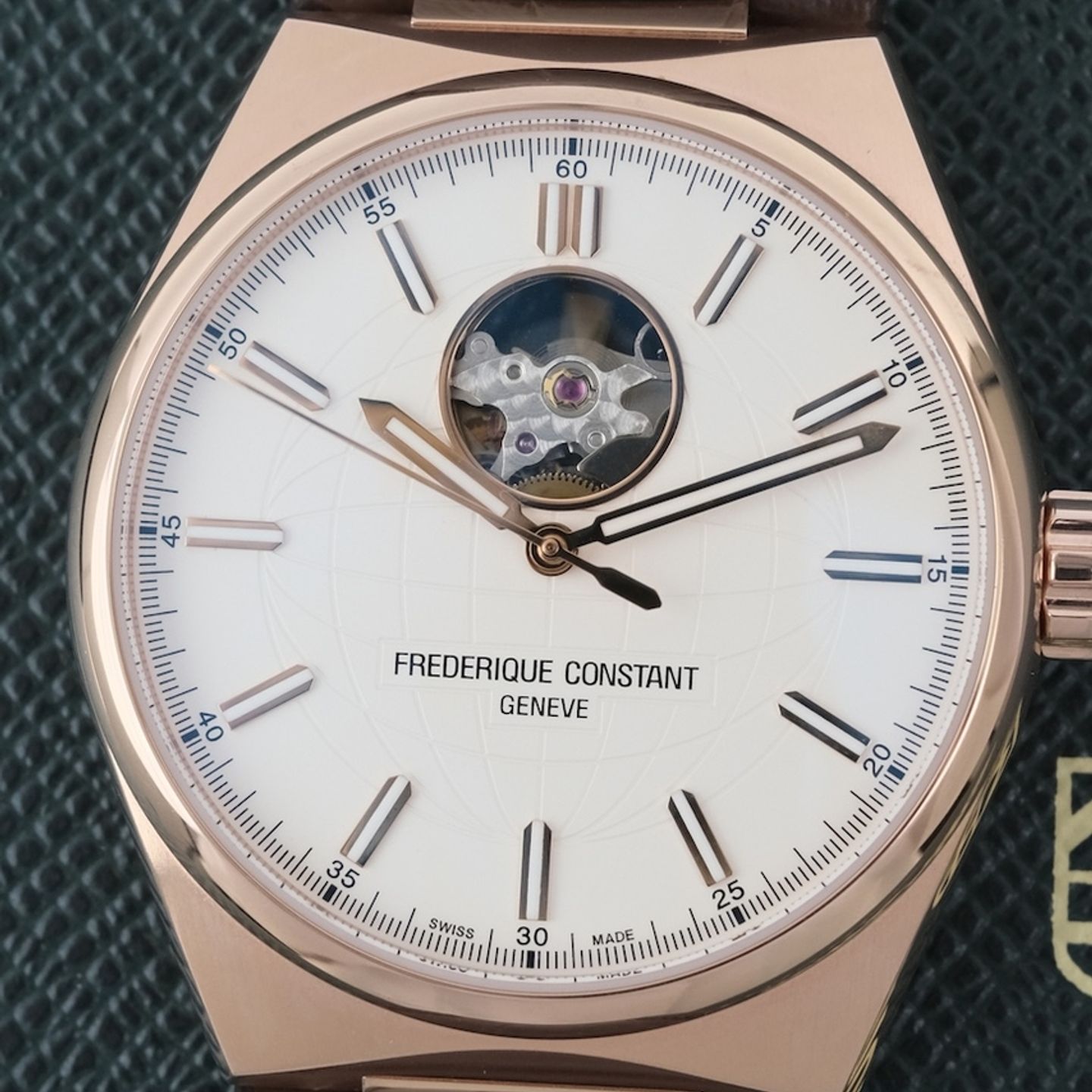 Frederique Constant Classics Heart Beat FC-335MCSALB4P26 - (4/8)