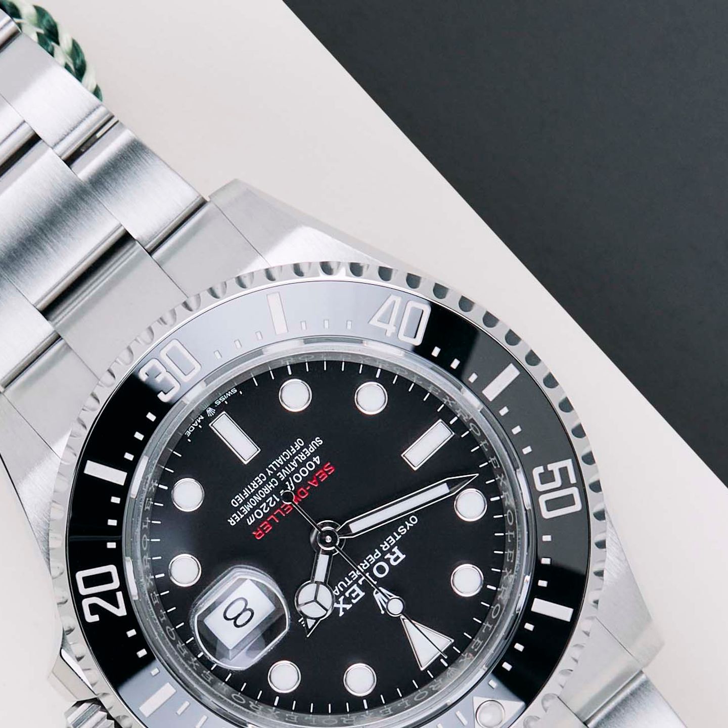 Rolex Sea-Dweller 126600 (2019) - Black dial 43 mm Steel case (4/8)