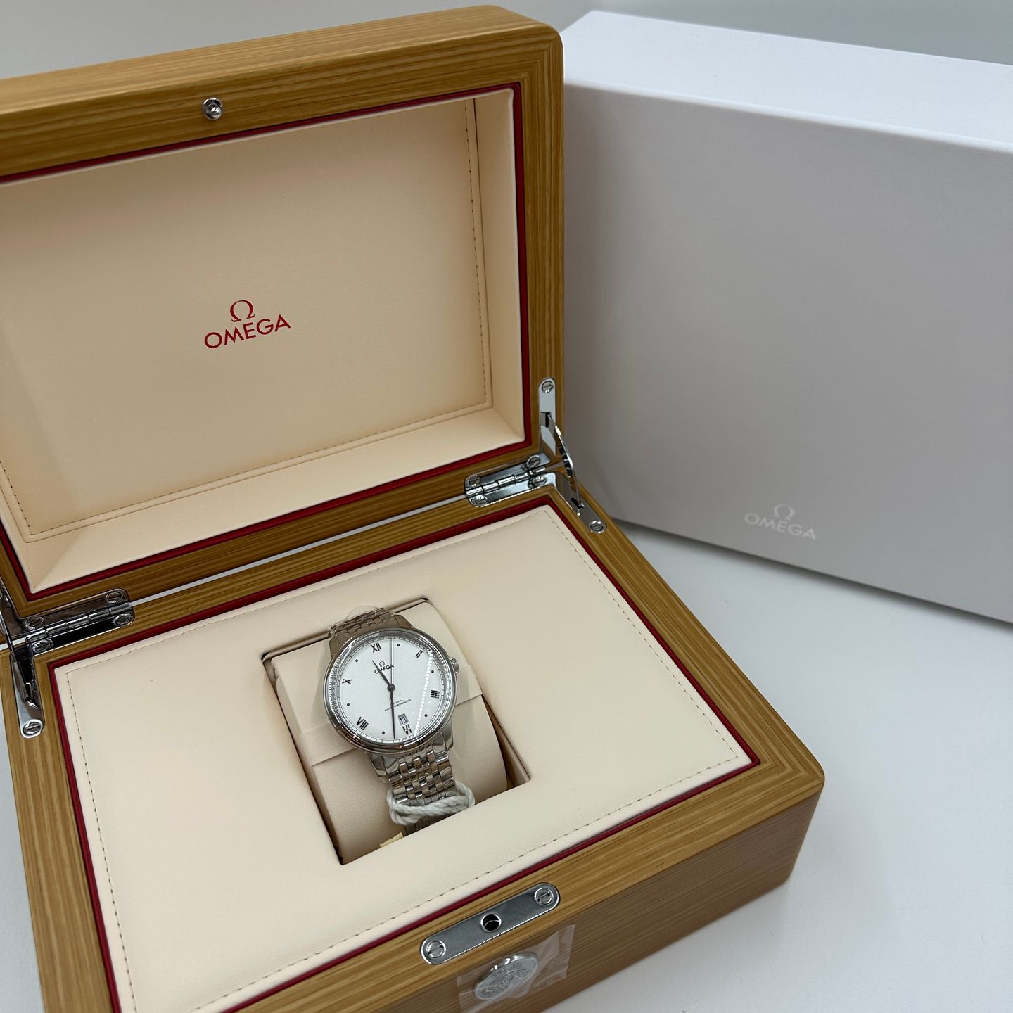 Omega De Ville 434.10.40.20.02.001 (2023) - Zilver wijzerplaat 40mm Staal (2/8)