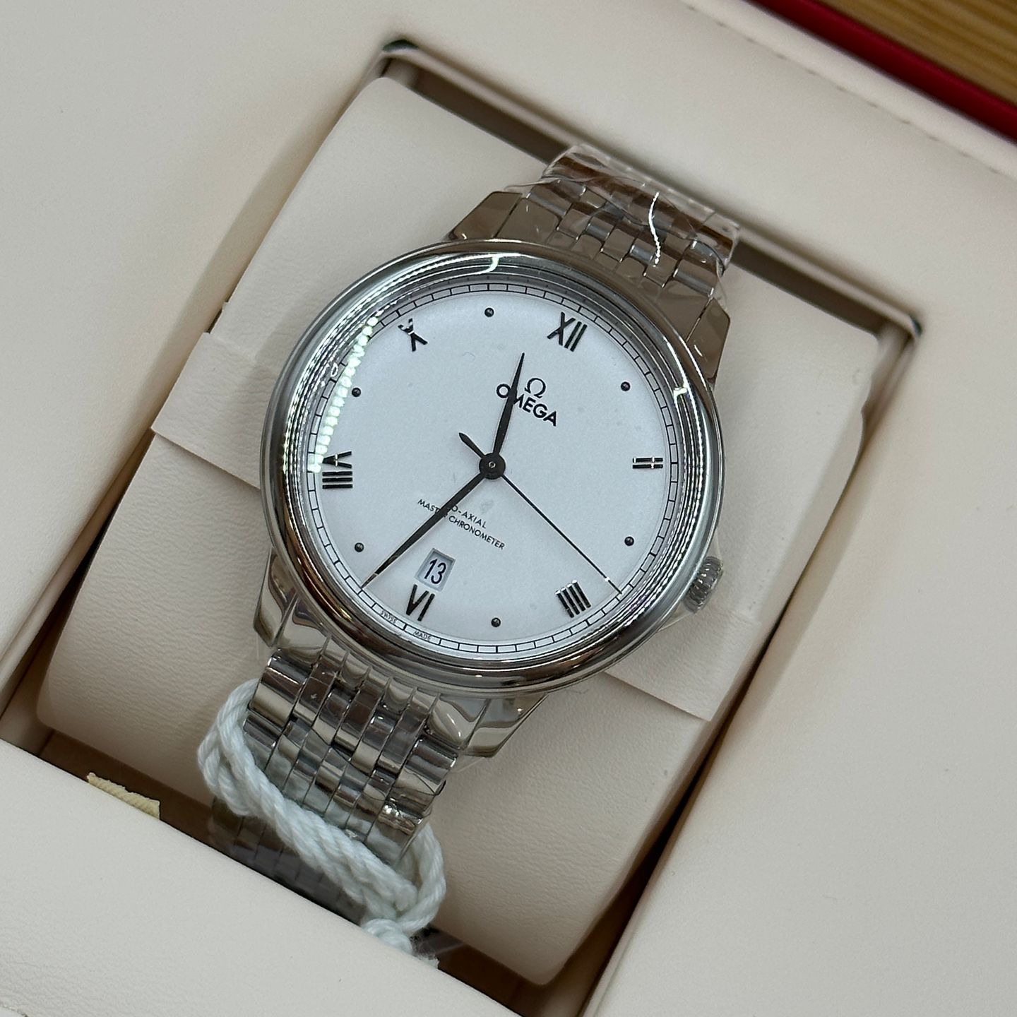 Omega De Ville 434.10.40.20.02.001 (2023) - Silver dial 40 mm Steel case (3/8)