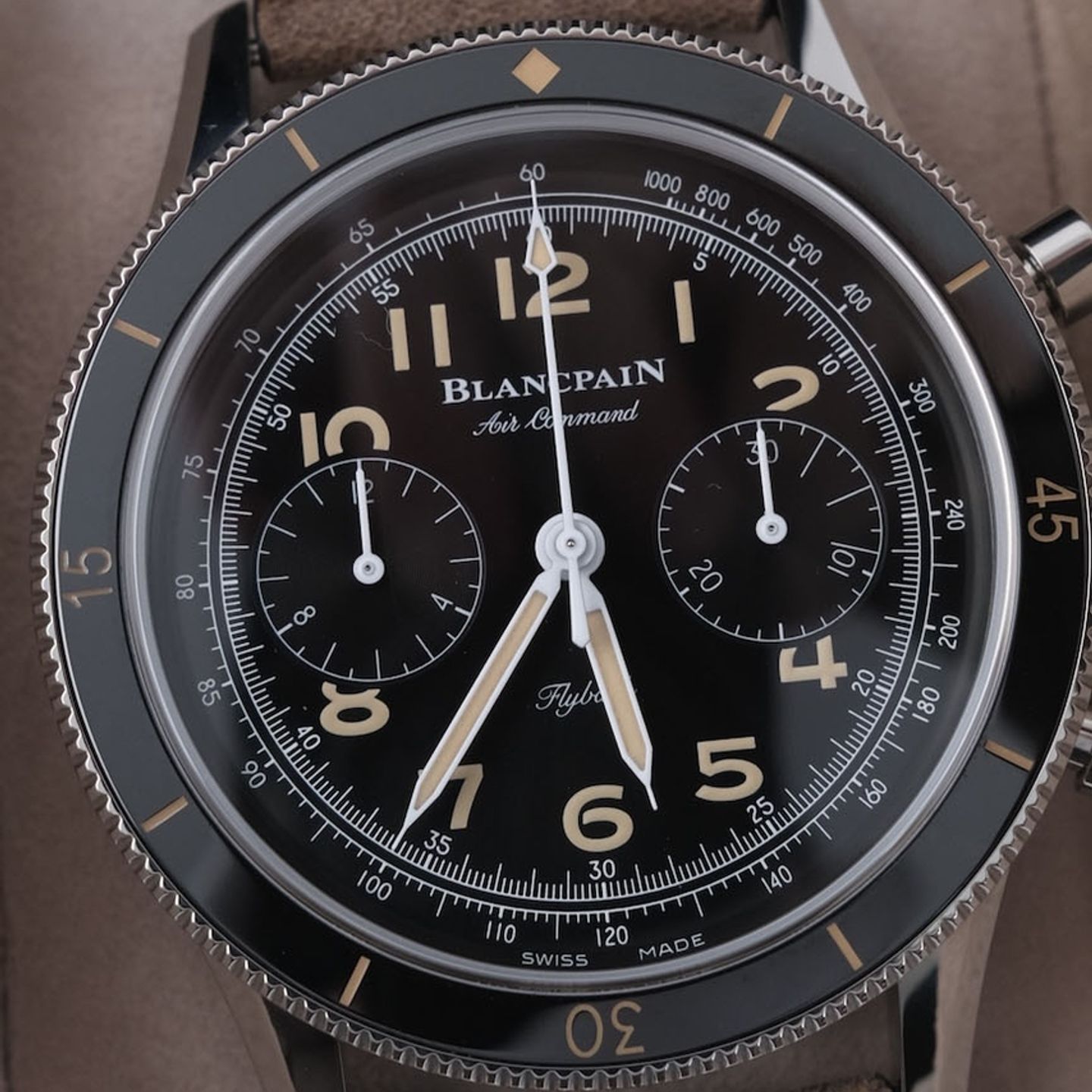 Blancpain Air Command AC01-1130-63A (2020) - Black dial 43 mm Steel case (3/8)