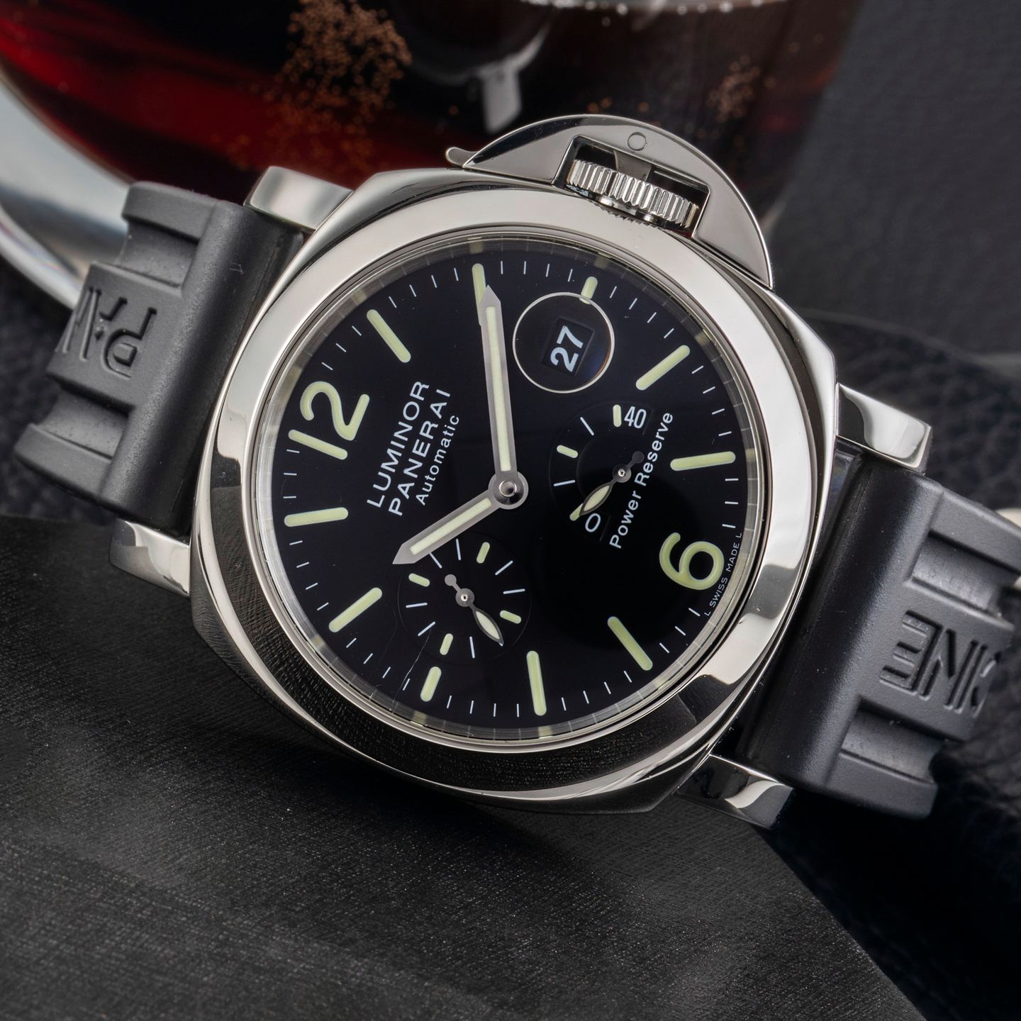 Panerai Luminor Power Reserve PAM00090 (2003) - Black dial 44 mm Steel case (2/8)