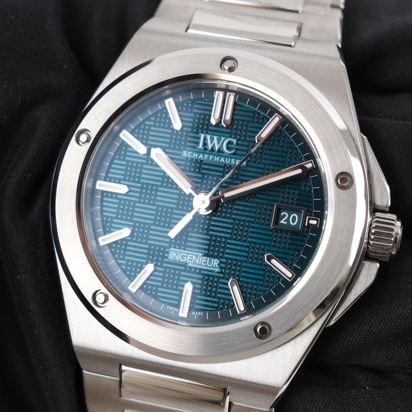 IWC Ingenieur Automatic IW328903 (2023) - Blue dial 40 mm Steel case (6/8)