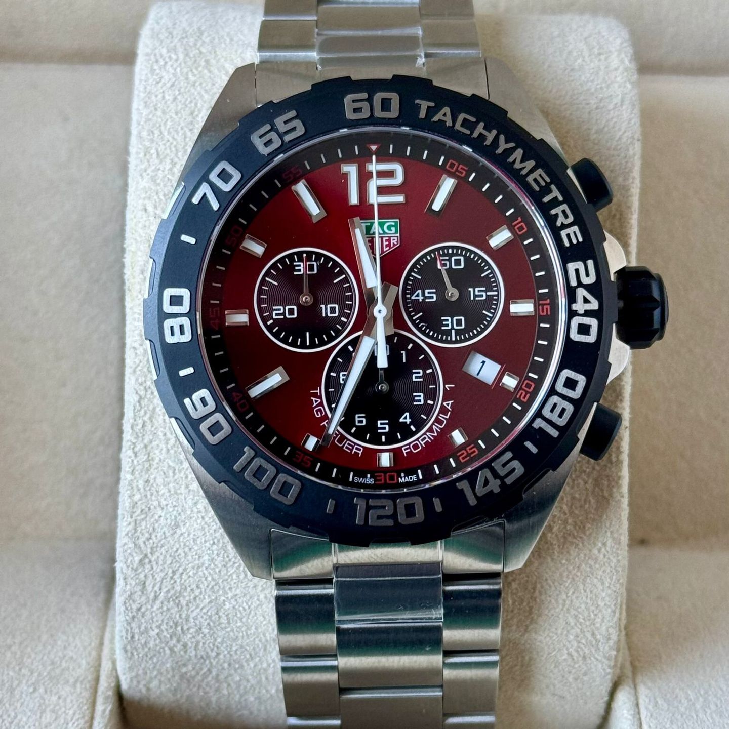 TAG Heuer Formula 1 Quartz CAZ101AN.BA0842 (2024) - Rood wijzerplaat 43mm Staal (2/7)