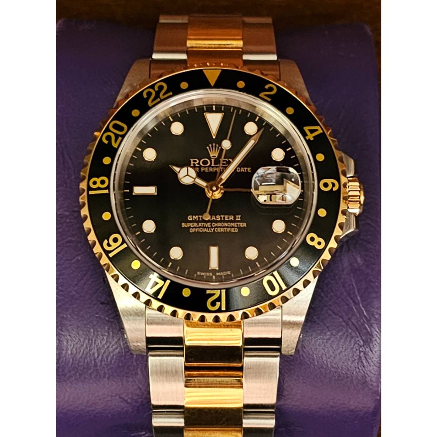Rolex GMT-Master II 16713 (2001) - Black dial 40 mm Gold/Steel case (5/5)