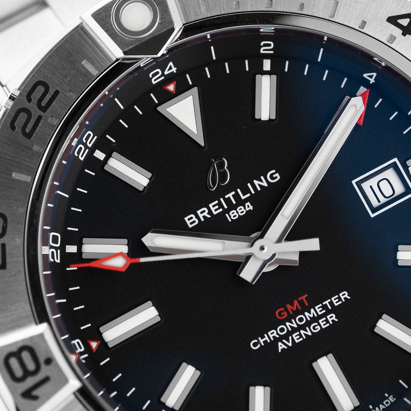Breitling Avenger A32320101B1A1 (2026) - Black dial 44 mm Steel case (3/7)