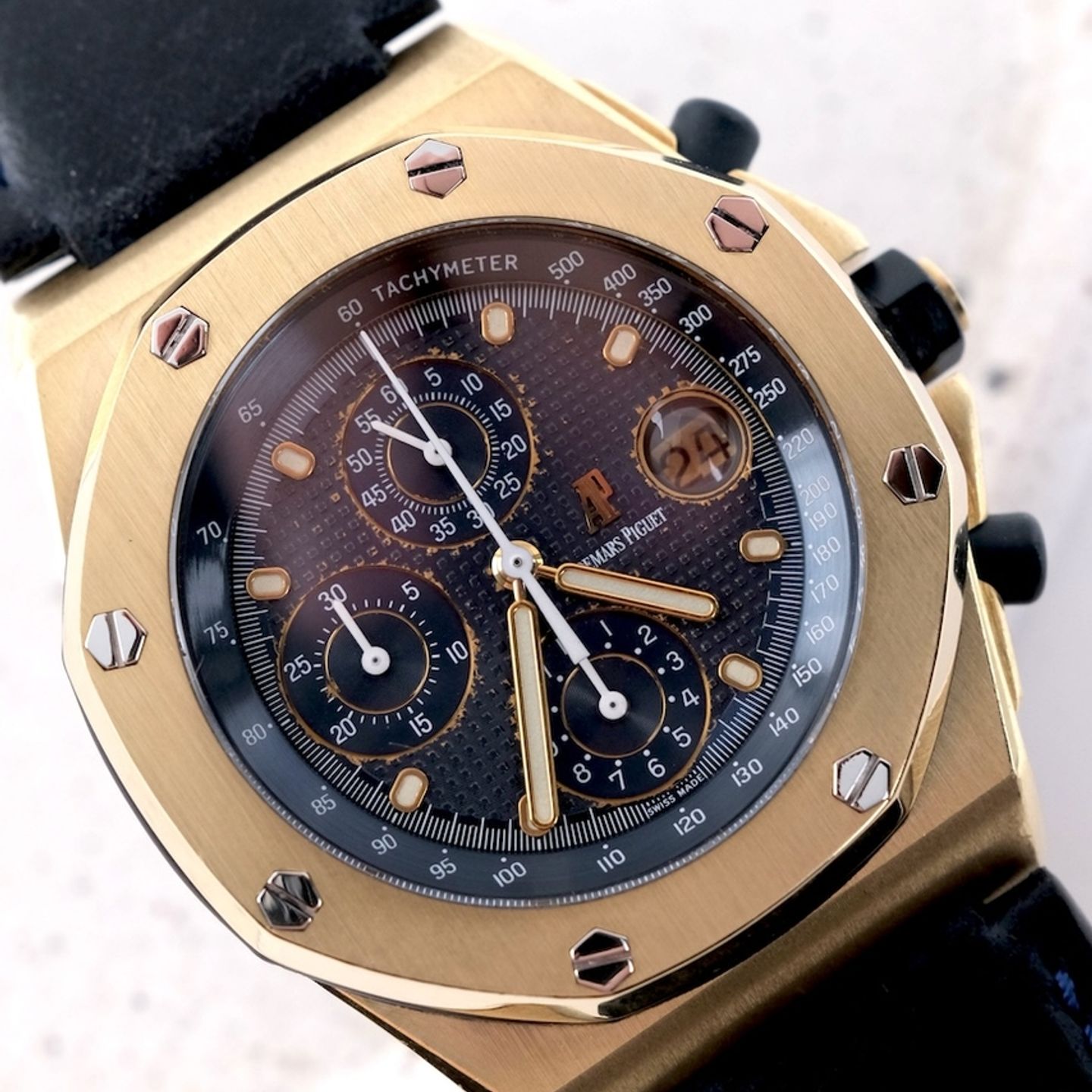 Audemars Piguet Royal Oak Offshore Chronograph 25770BA (1996) - Gold dial 42 mm Yellow Gold case (1/8)