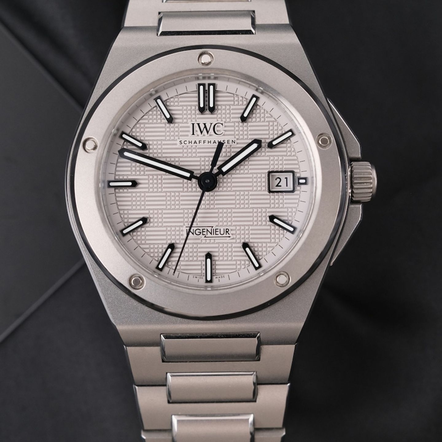 IWC Ingenieur Automatic IW328904 - (4/8)