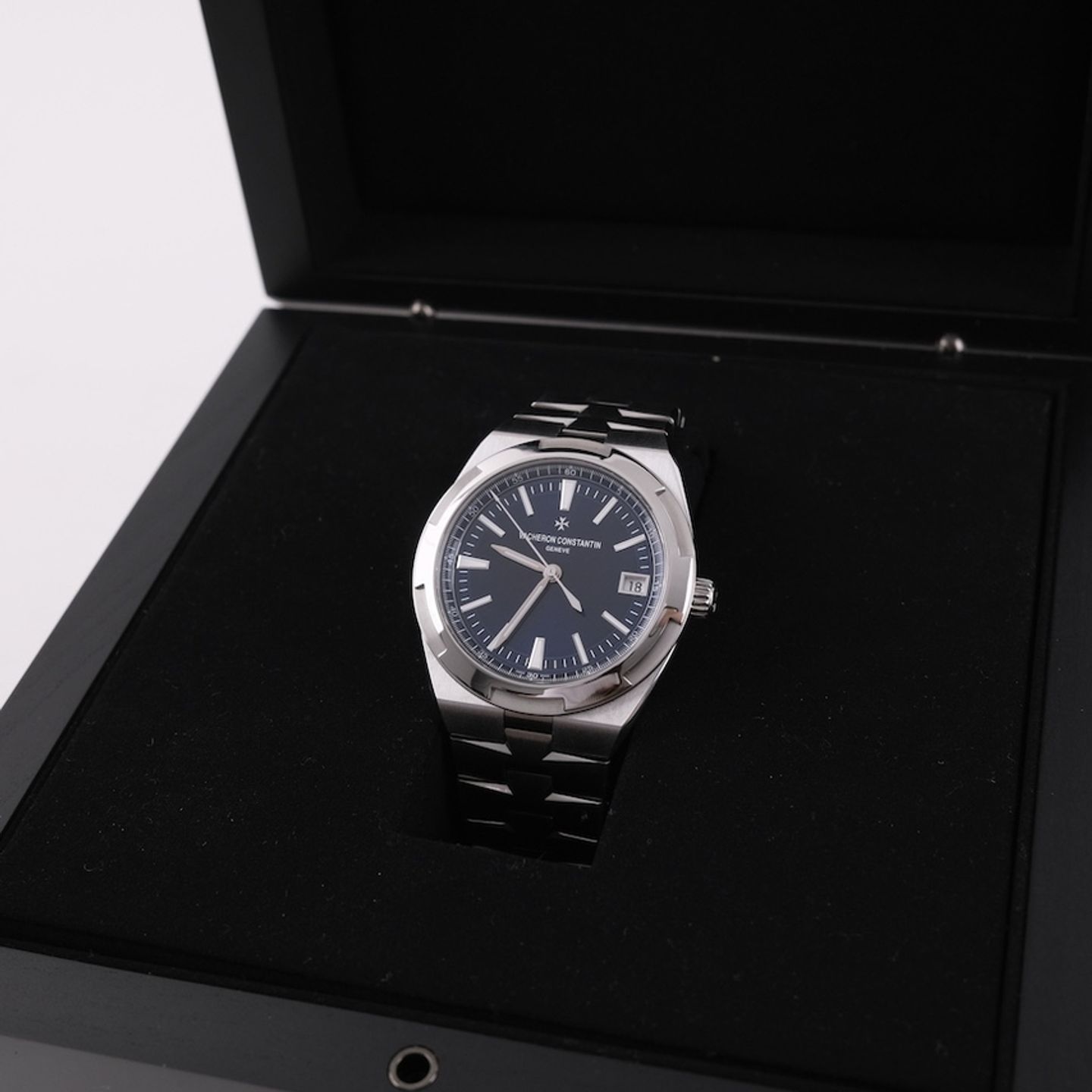 Vacheron Constantin Overseas 4500V/110A-B128 (2019) - Blauw wijzerplaat 42mm Staal (2/8)