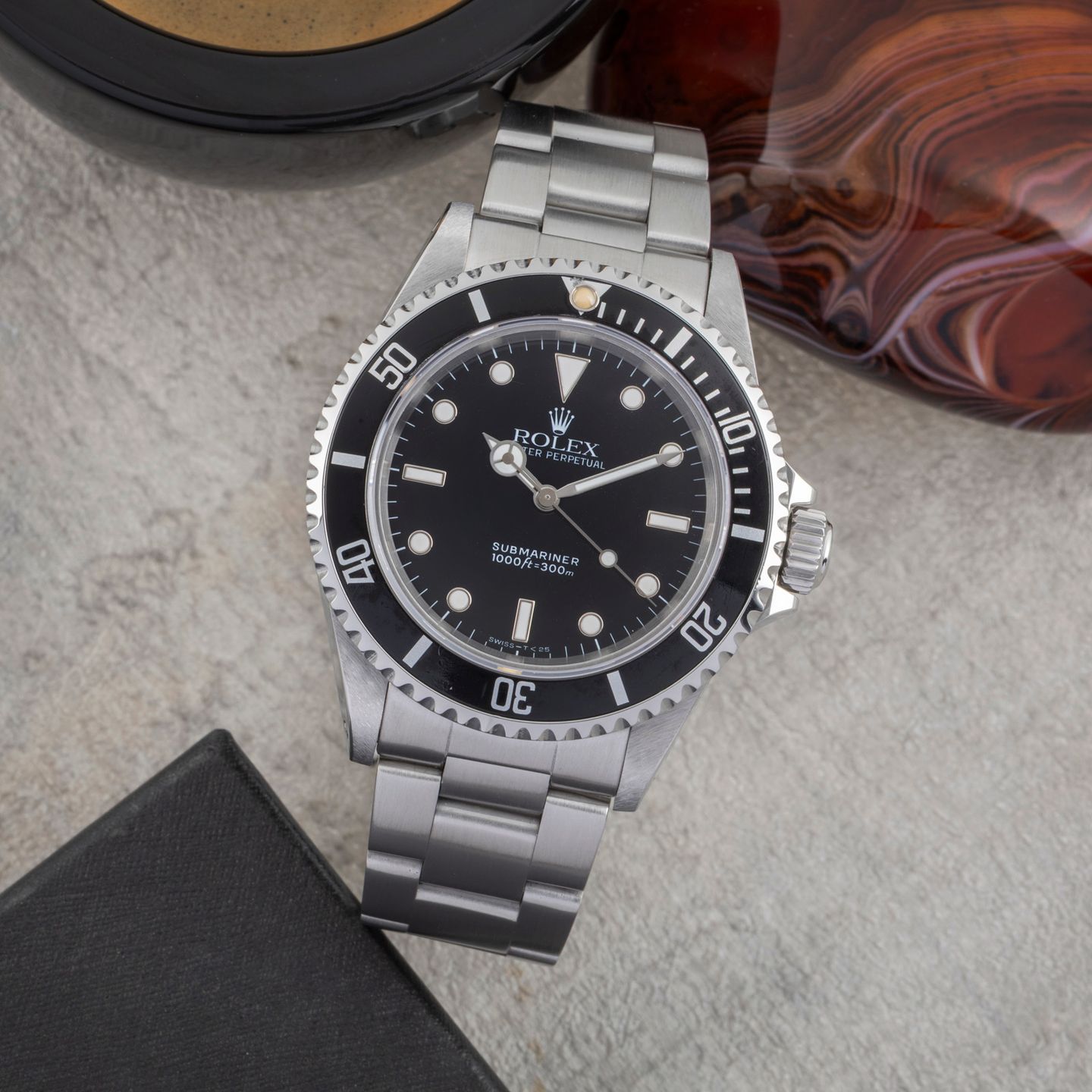 Rolex Submariner No Date 14060 (1995) - Black dial 40 mm Steel case (1/8)