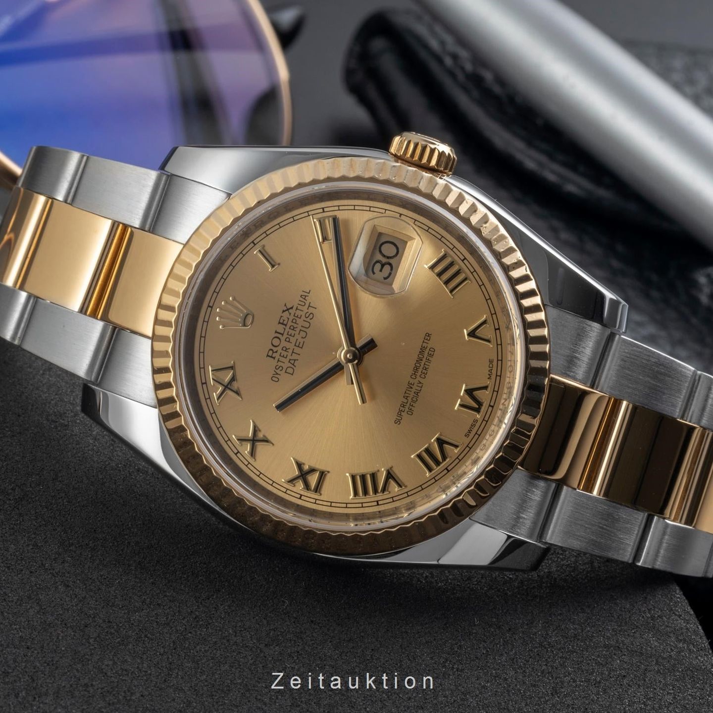 Rolex Datejust 36 116233 (Unknown (random serial)) - Gold dial 36 mm Gold/Steel case (2/8)