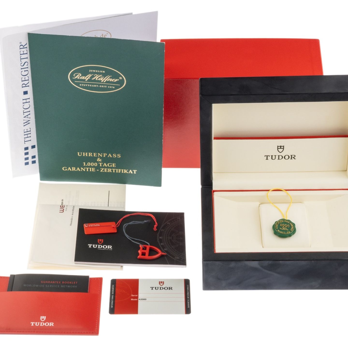 Tudor Fastrider Black Shield 42000CN (2015) - Black dial 42 mm Steel case (2/8)