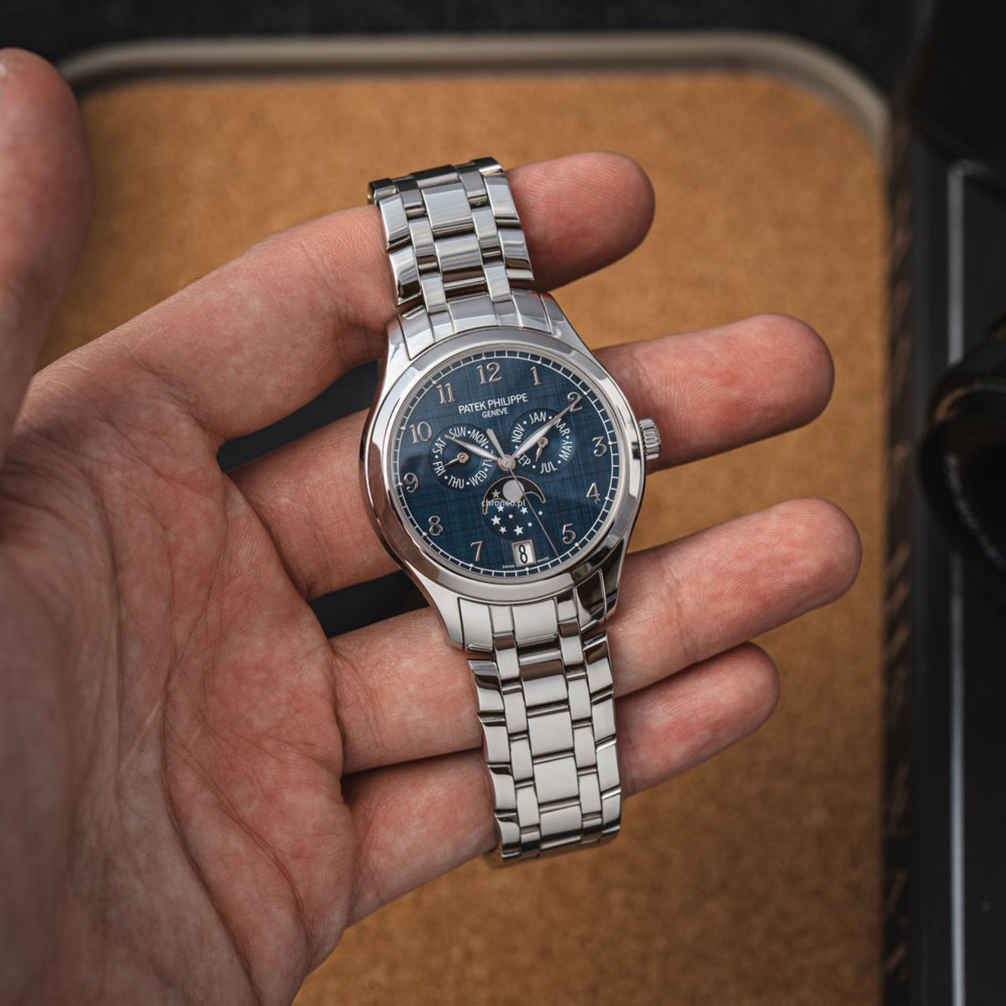 Patek Philippe Annual Calendar 4947/1A-001 (2022) - Blue dial 38 mm Steel case (4/8)